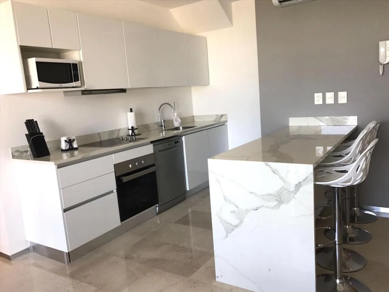 Kitchen or kitchenette in Menesse 32 - Penthouse Con Alberca Privada Vista Al Mar By Hola