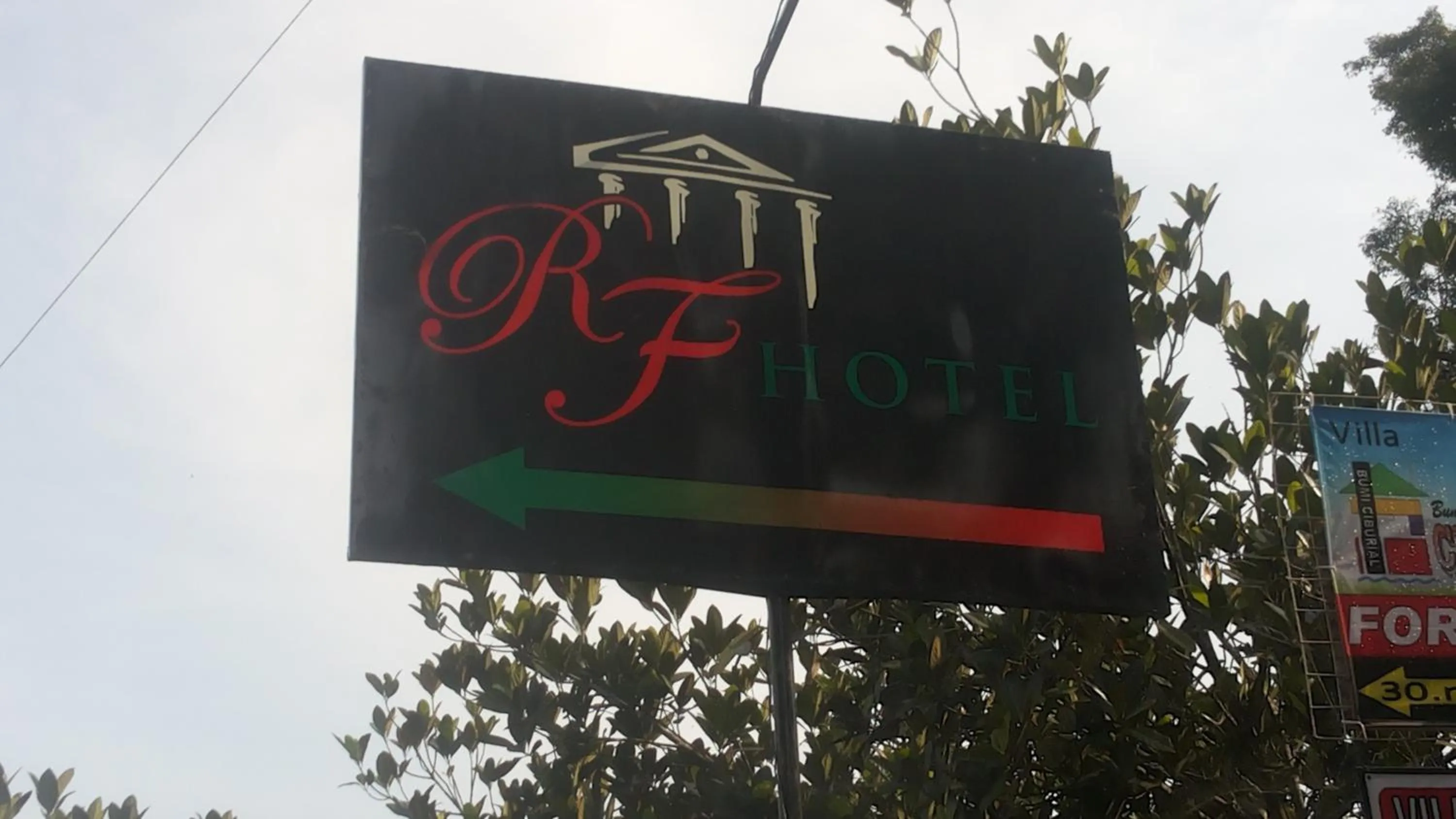 Property logo or sign in RF Hotel