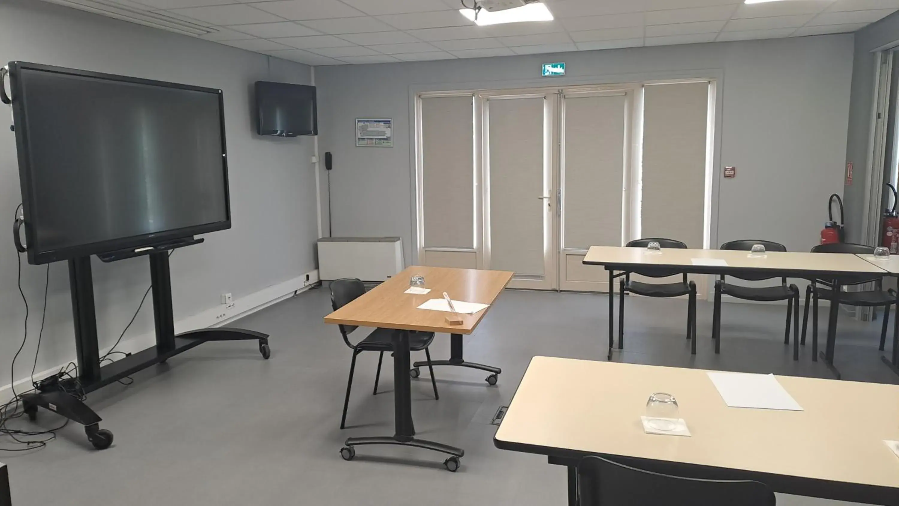 Meeting/conference room in Ibis Roanne Le Coteau Hotel Restaurant Meeting/conference room in Ibis Roanne Le Coteau Hotel Restaurant