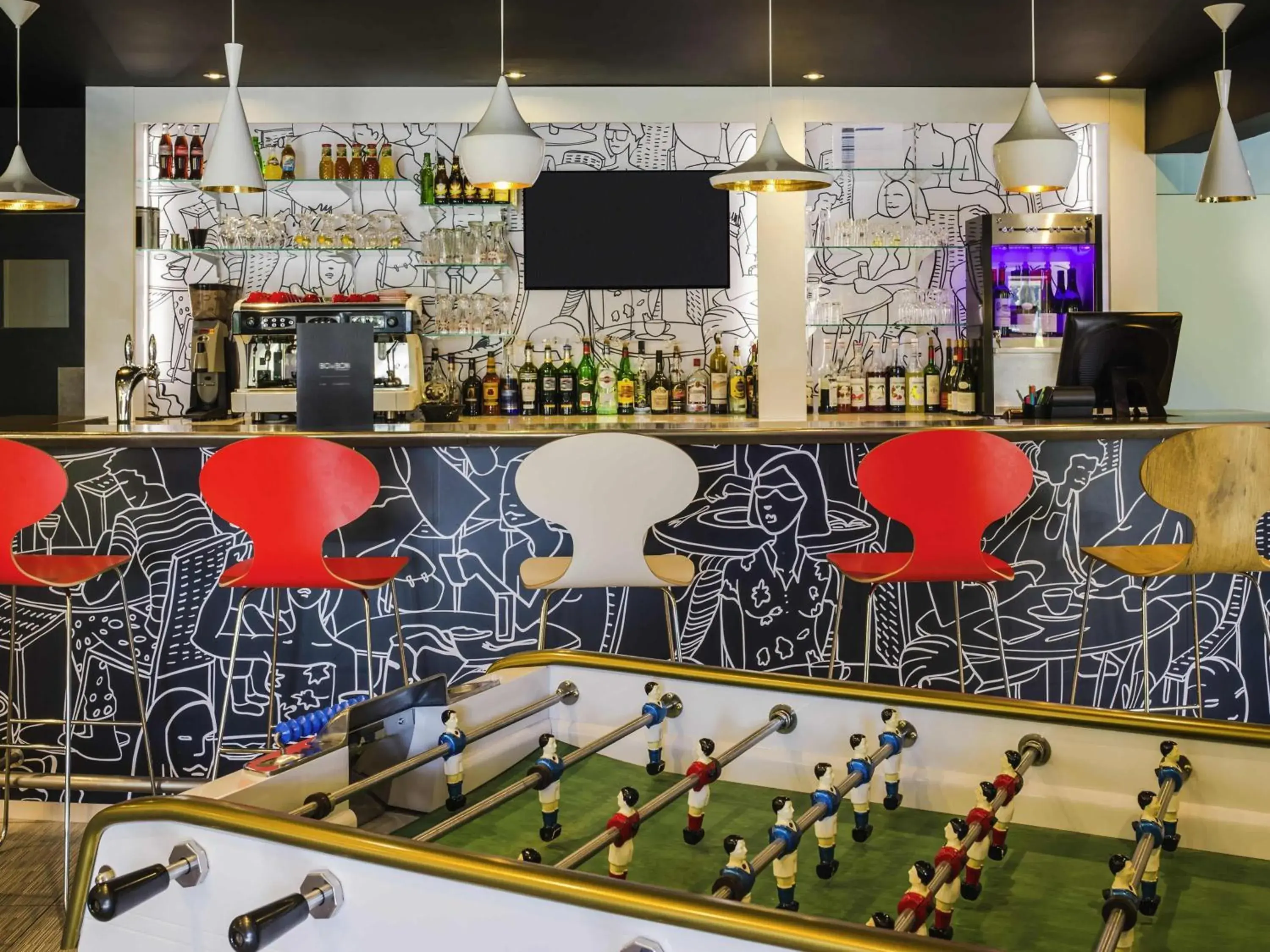 Lounge or bar in Ibis Roanne Le Coteau Hotel Restaurant Lounge or bar in Ibis Roanne Le Coteau Hotel Restaurant