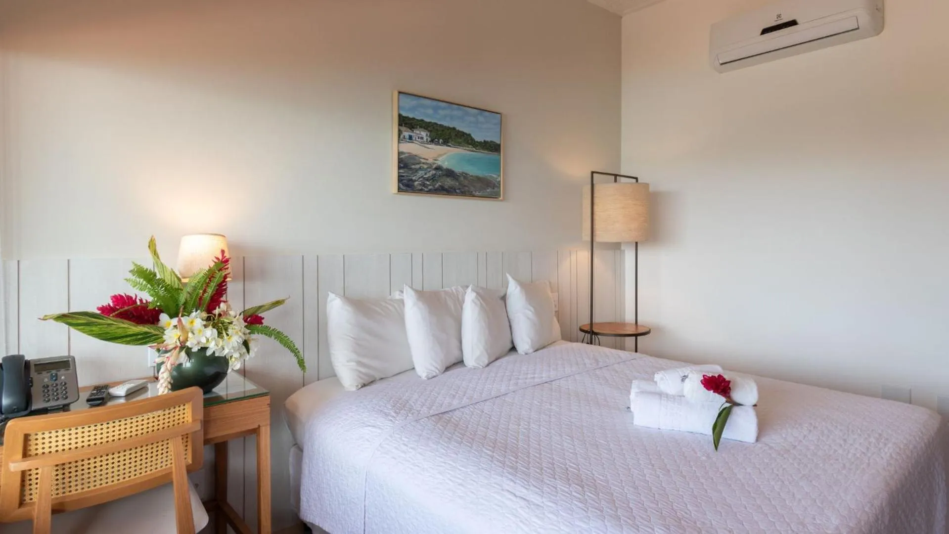 Bed in HOTEL VILLE LA PLAGE & BEACH CLUB