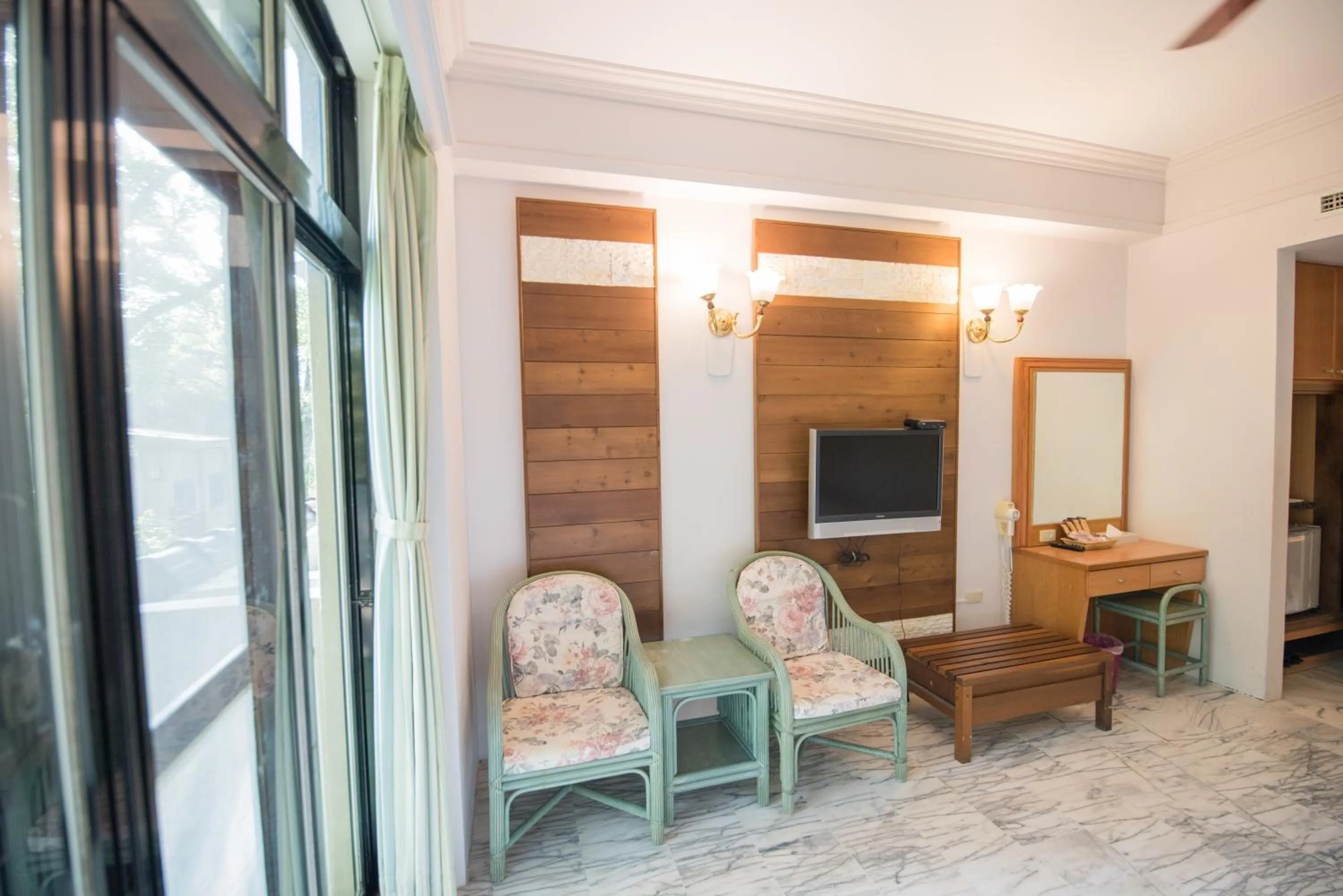 Hu Shan Hot Spring Hotel