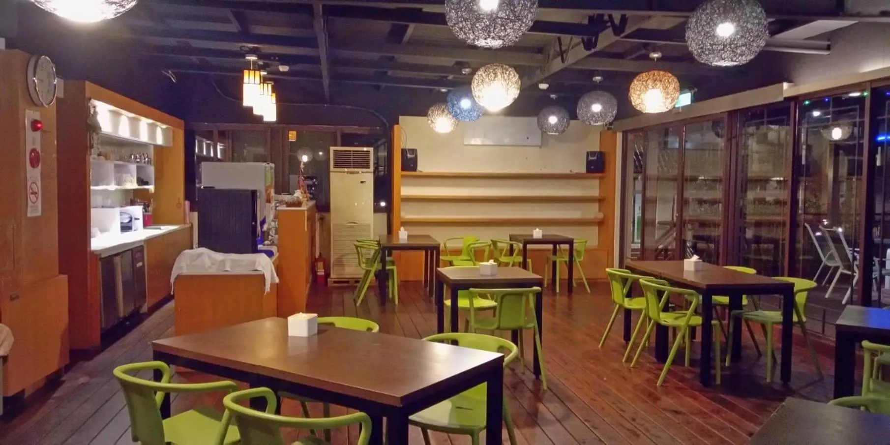 Restaurant/places to eat in Hu Shan Hot Spring Hotel