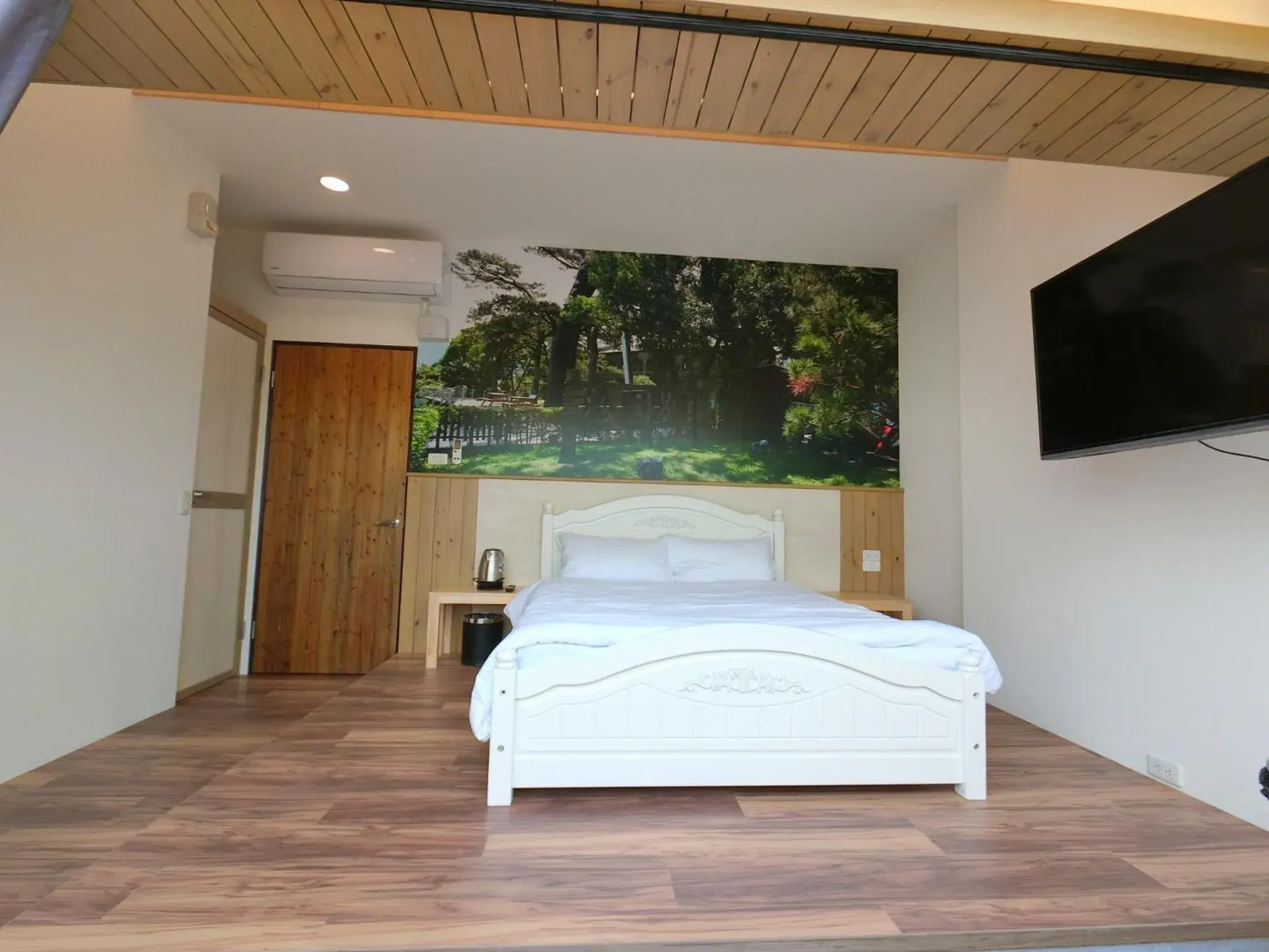 Deluxe Double Room with Bath in Ten Minute To Go B&B Deluxe Double Room with Bath in Ten Minute To Go B&B