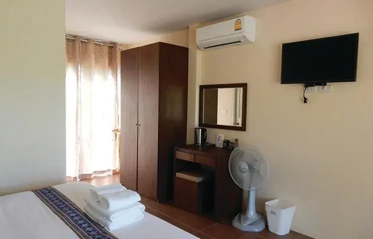 Bungalow - Water Front in Khao Lak Golden Coconut Resort Bungalow - Water Front in Khao Lak Golden Coconut Resort