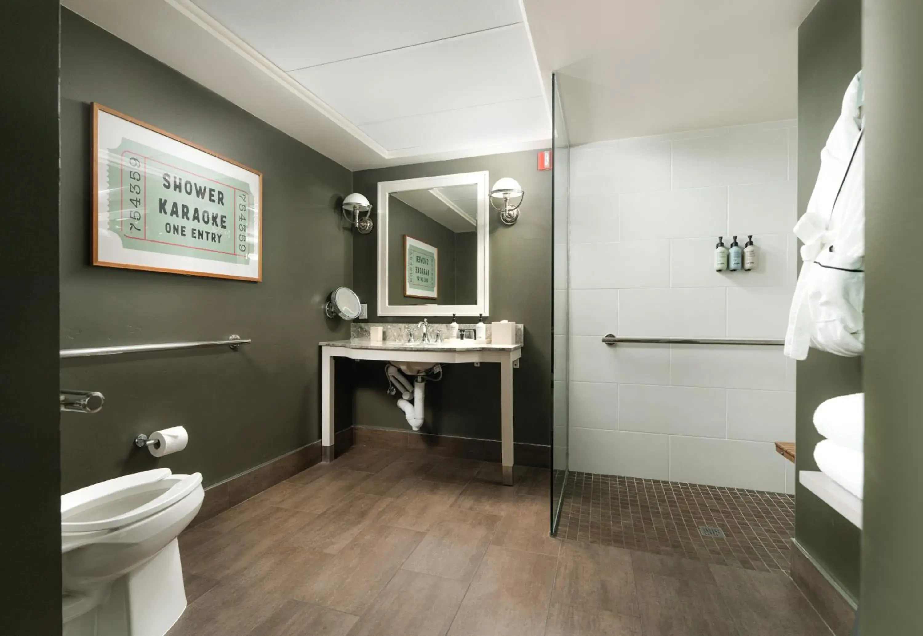 Bathroom in Hotel Santa Barbara Bathroom in Hotel Santa Barbara