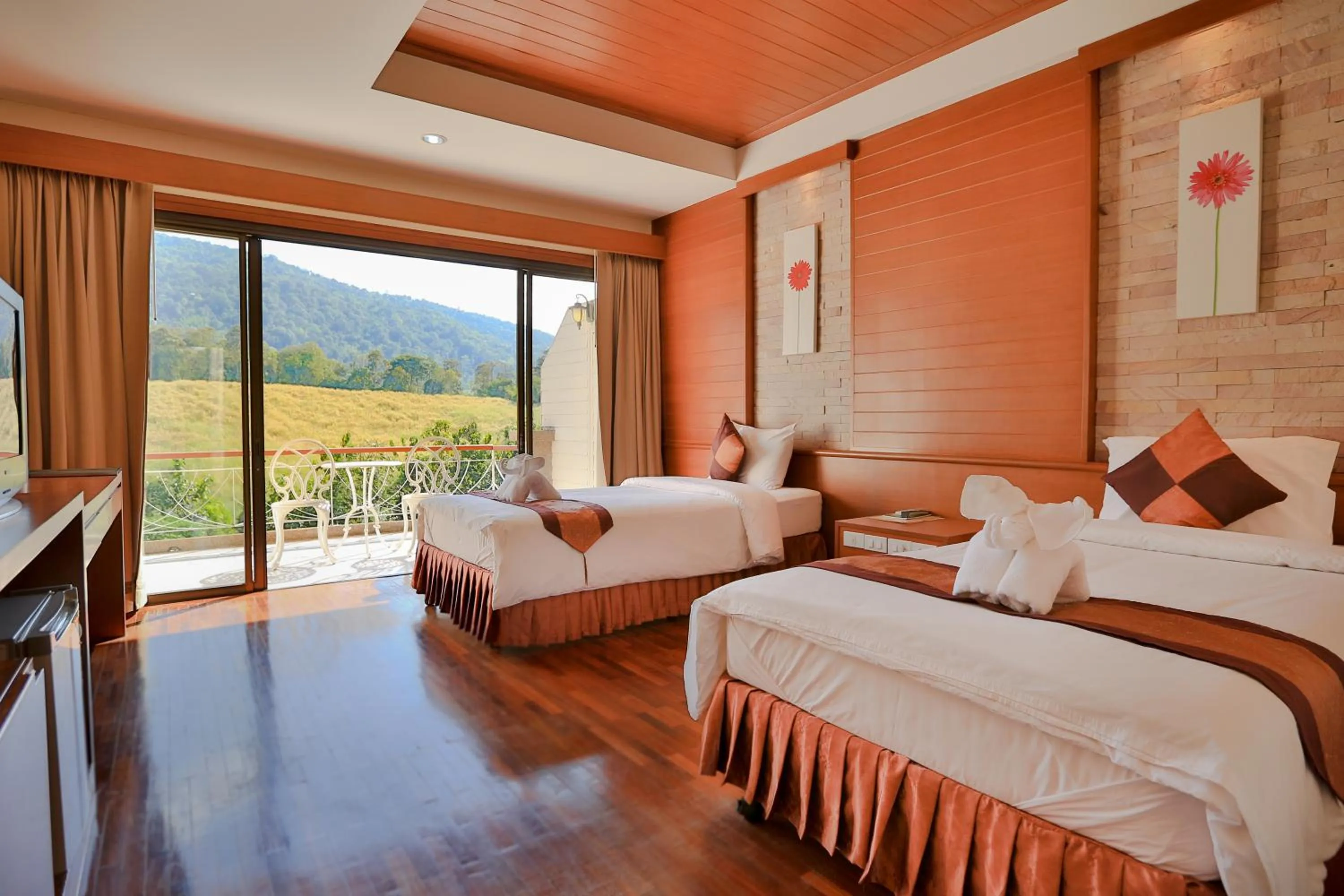 Bed in Phurua Resort