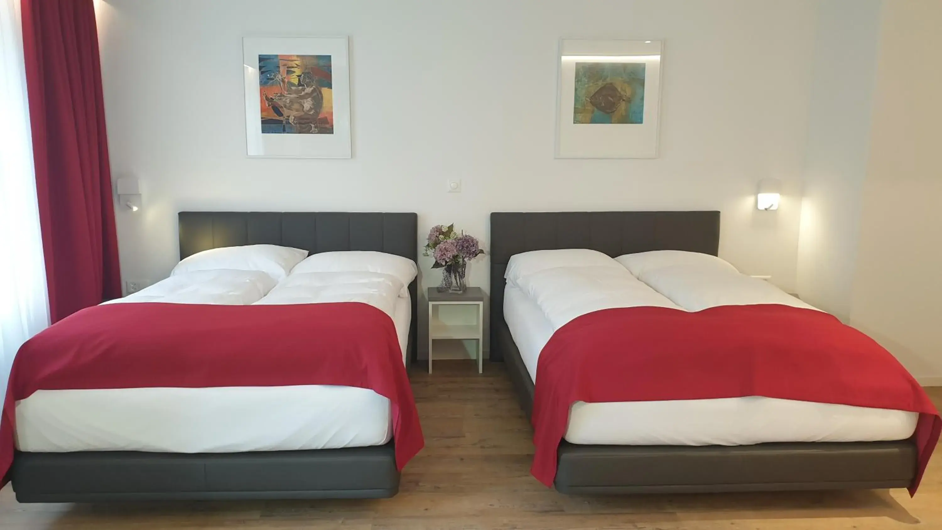 Family Room with Shower in Hotel Balsthal Family Room with Shower in Hotel Balsthal