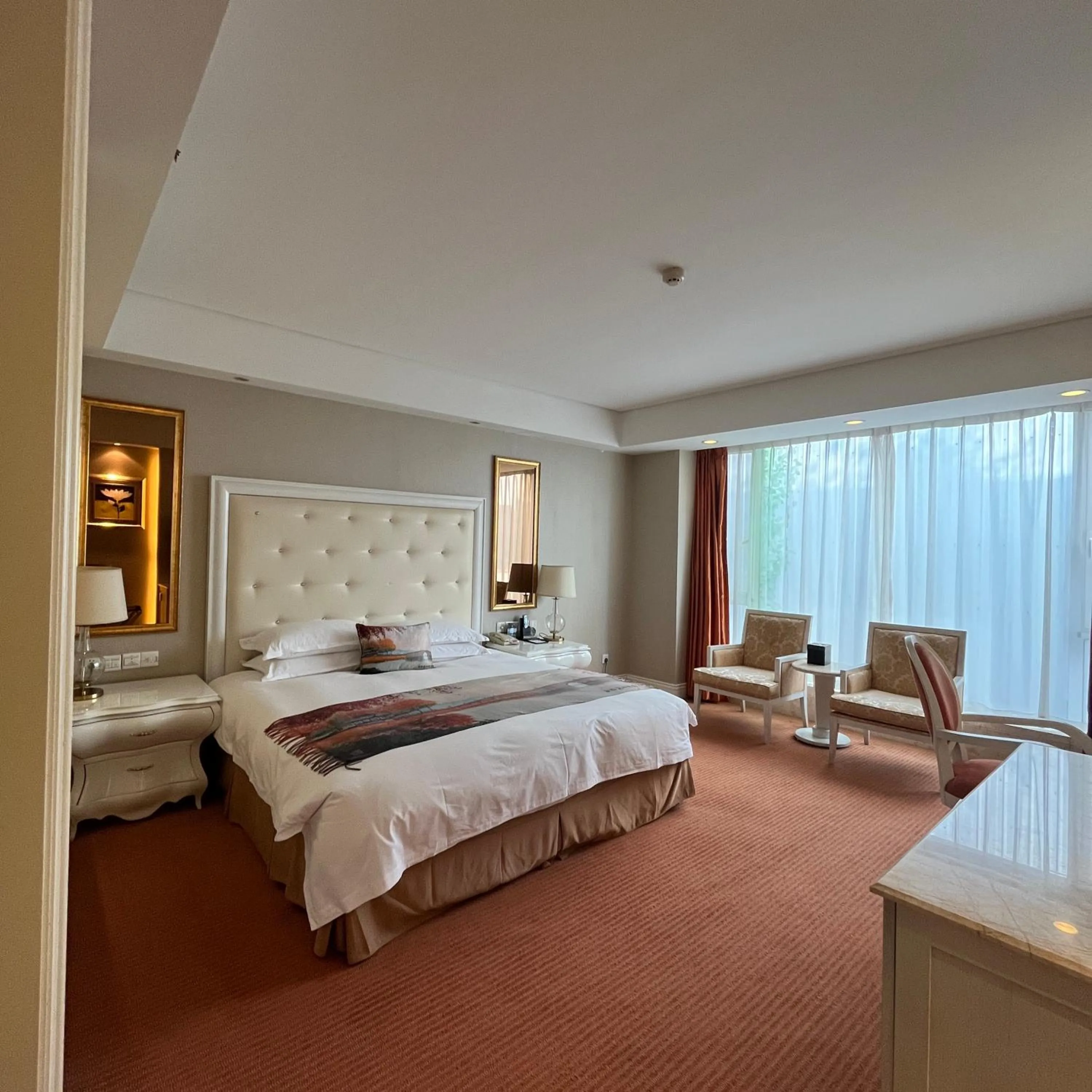 Bed in Hangzhou Xinqiao Hotel