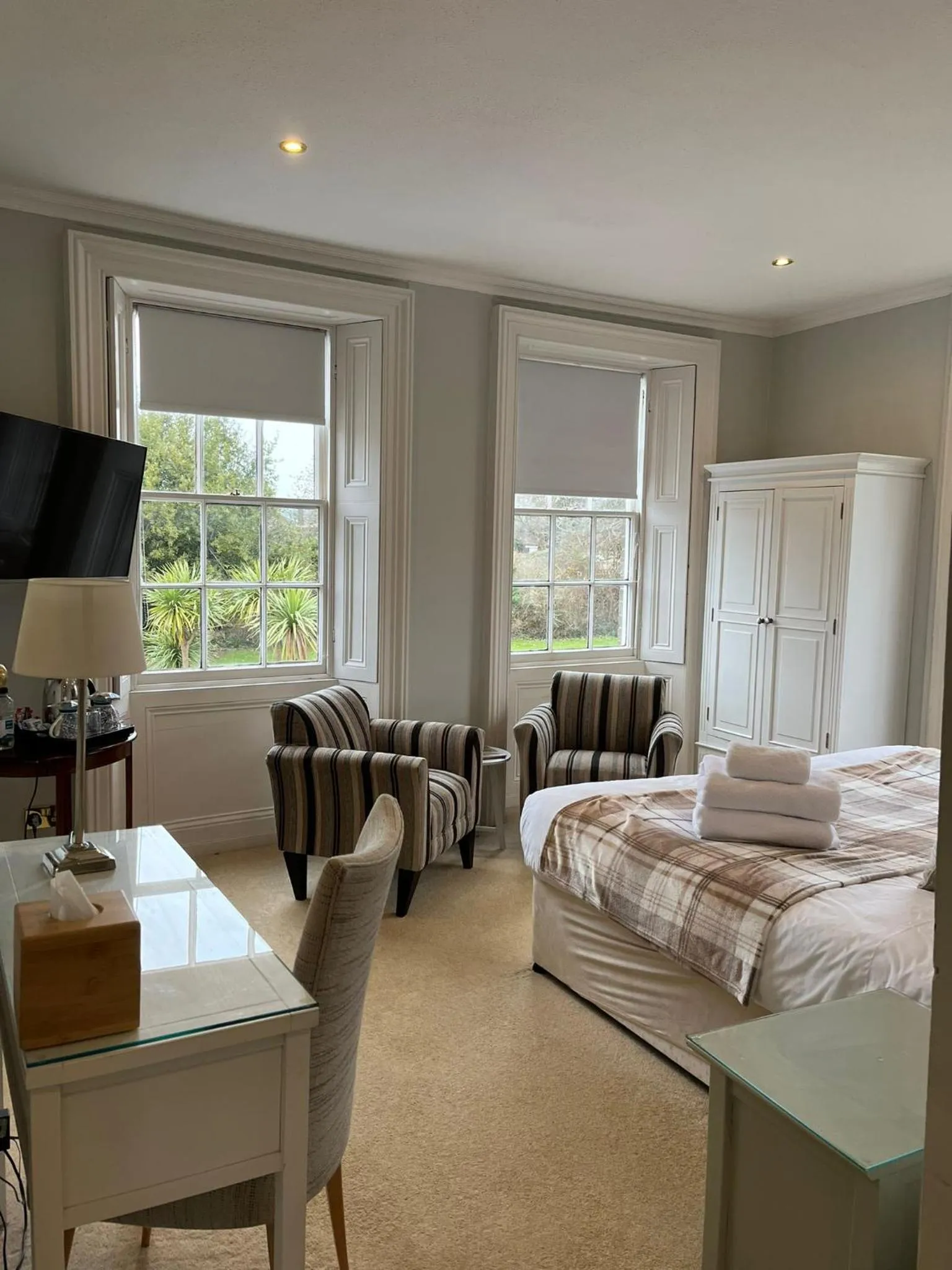 Bed in Findon Manor Hotel