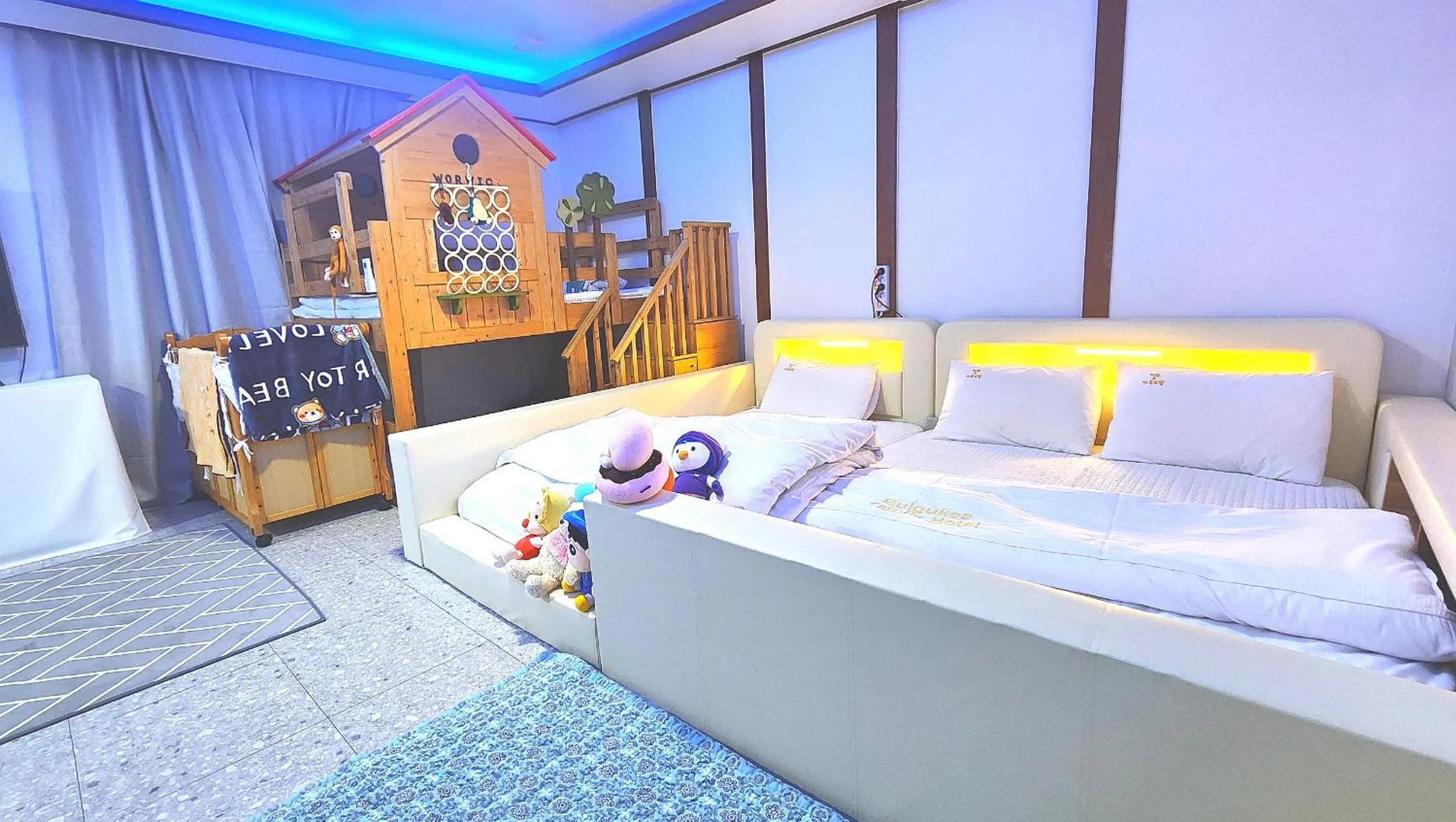 Bed in Kids & Family Hotel