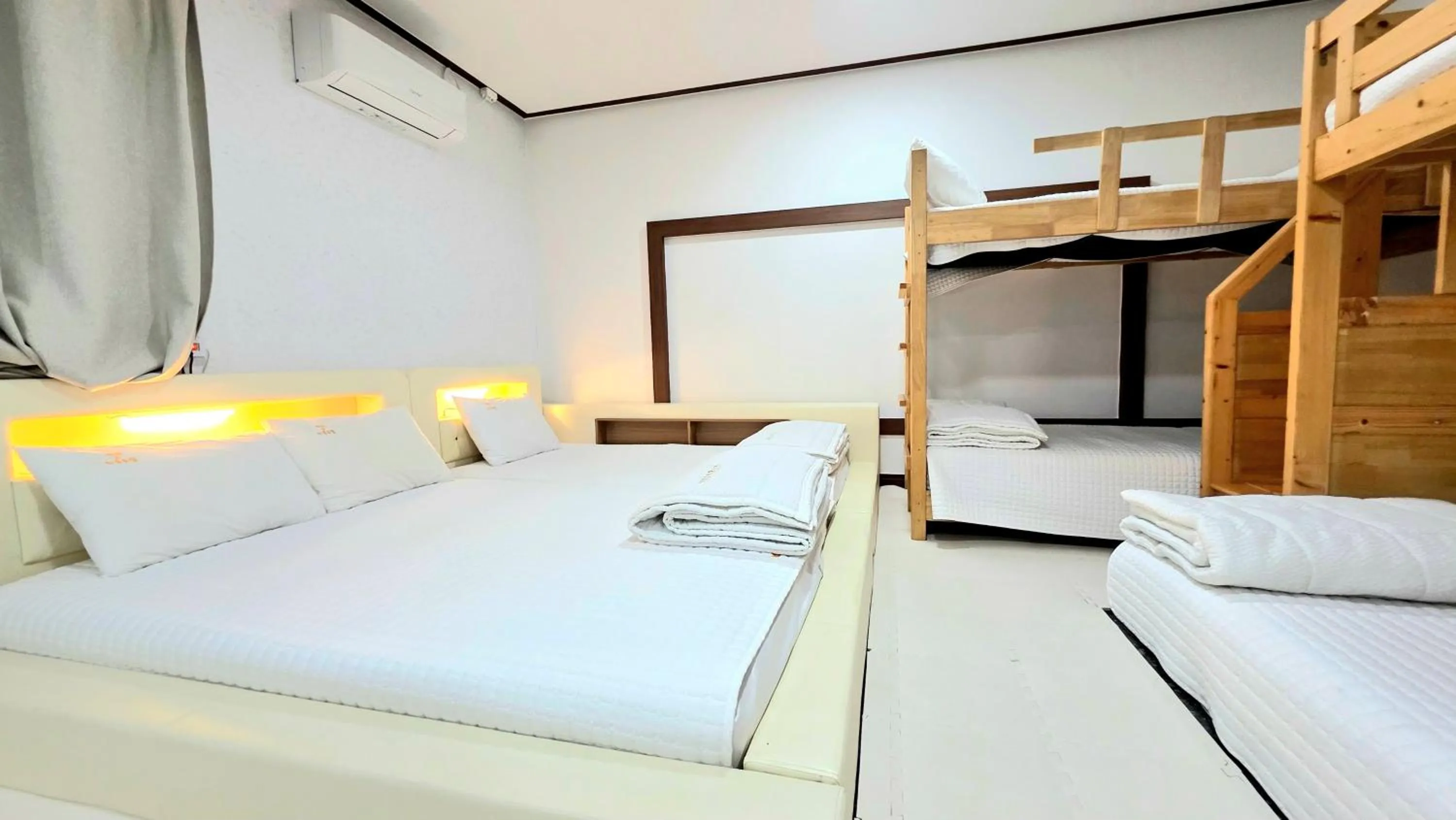 Bed in Kids & Family Hotel