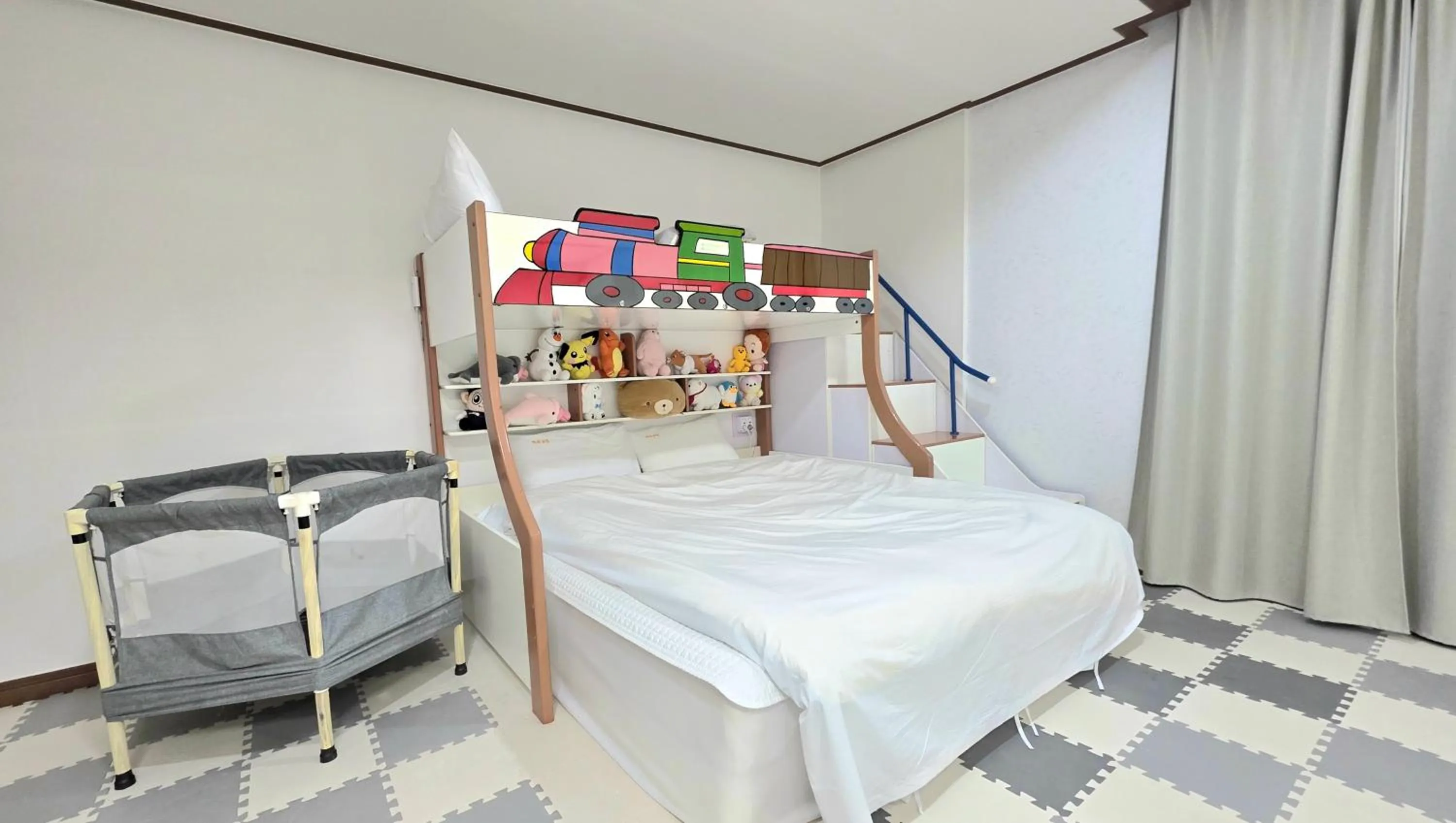 Bed in Kids & Family Hotel