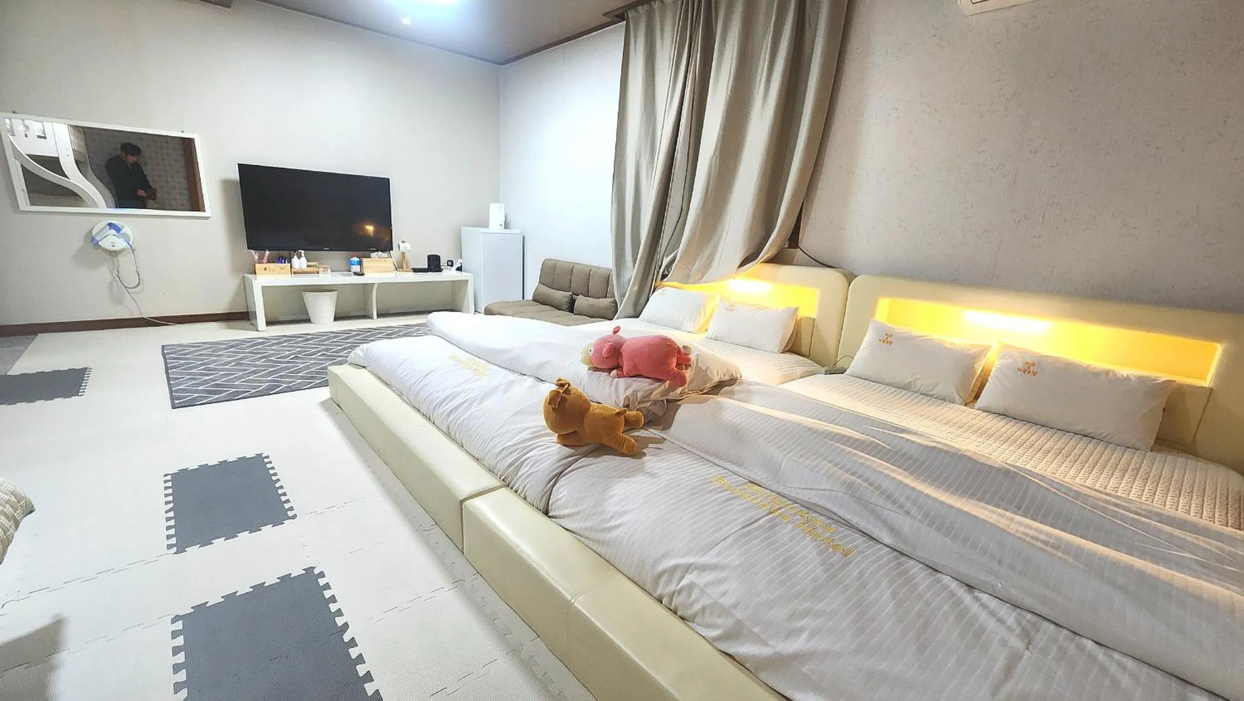 Bed in Kids & Family Hotel