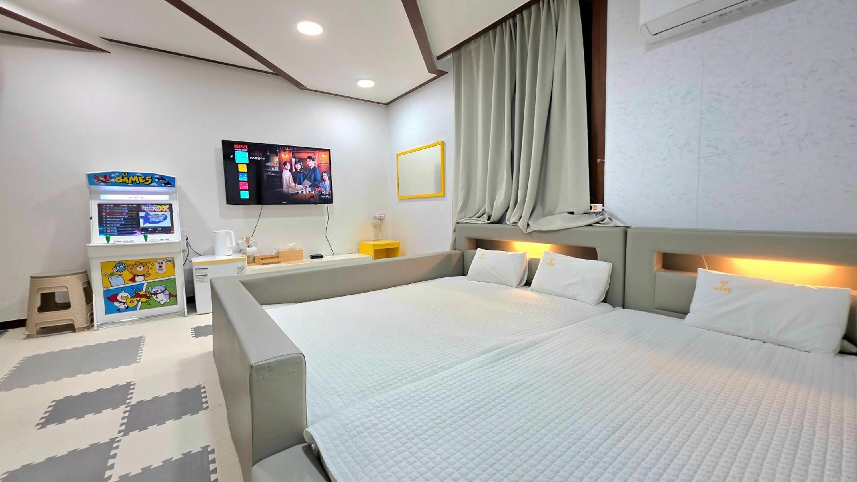 Bed in Kids & Family Hotel