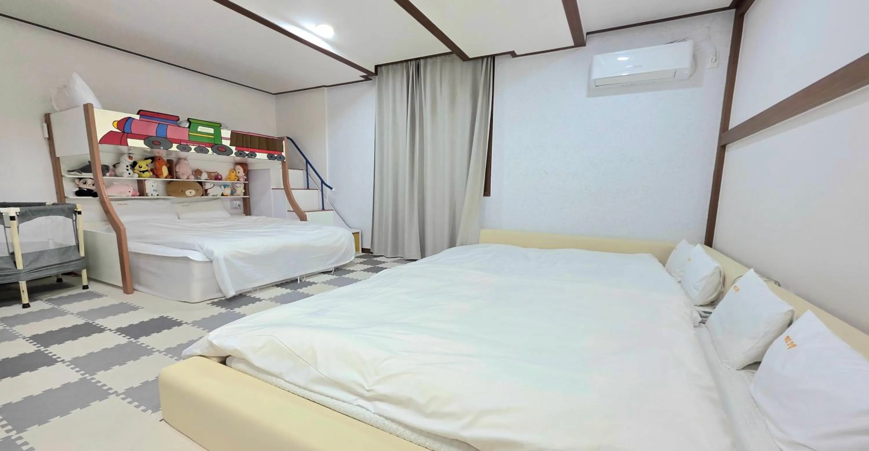 Bed in Kids & Family Hotel