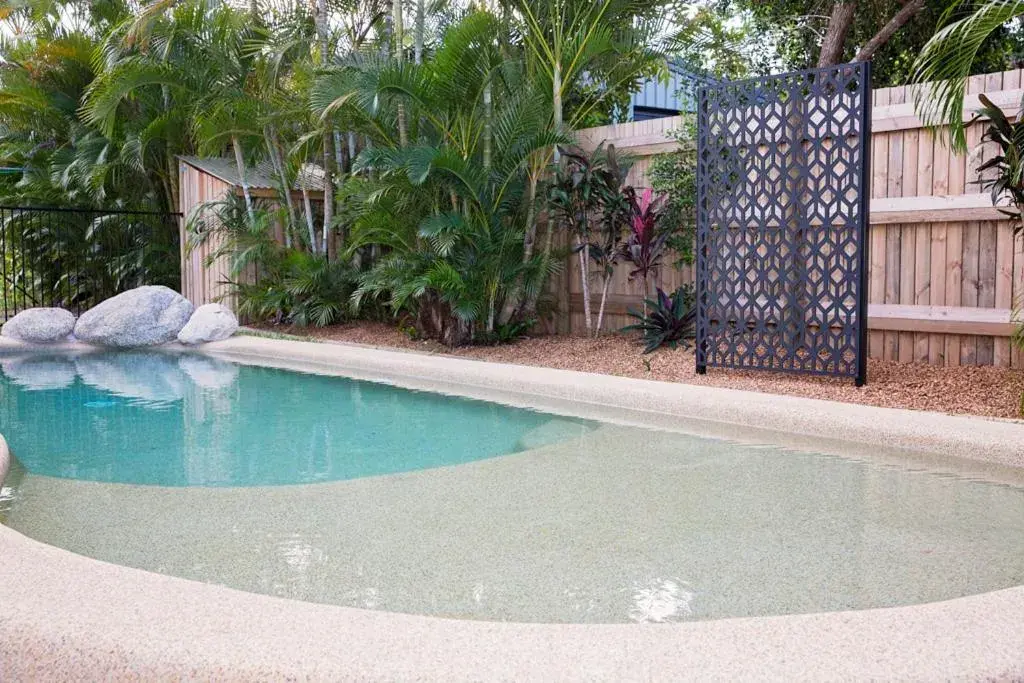 7 McNamara - Wongaling Beach 7 McNamara - Wongaling Beach