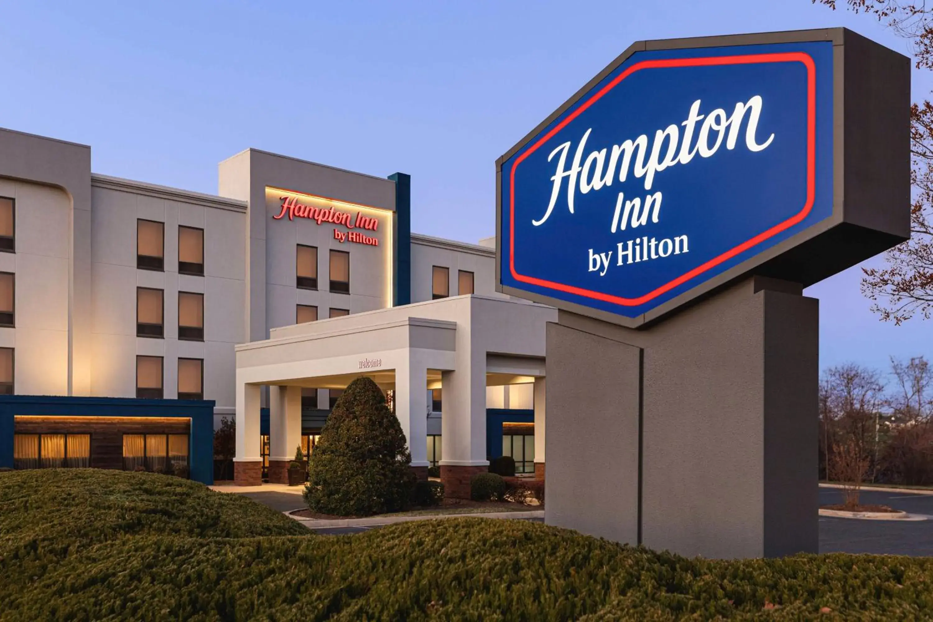 Property building in Hampton Inn Waynesboro/Stuarts Draft Property building in Hampton Inn Waynesboro/Stuarts Draft