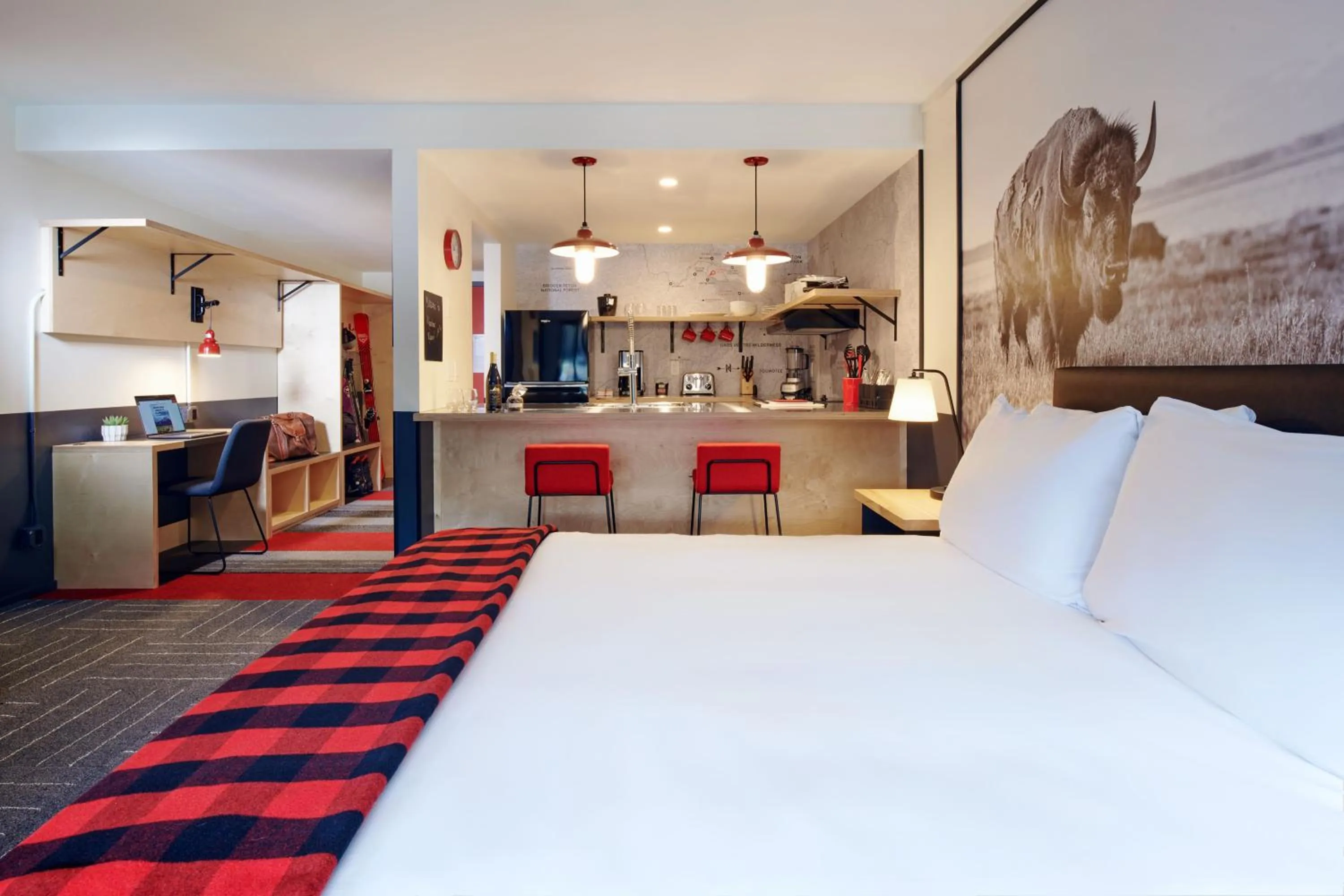 Bedroom, Bed in Mountain Modern Jackson Hole