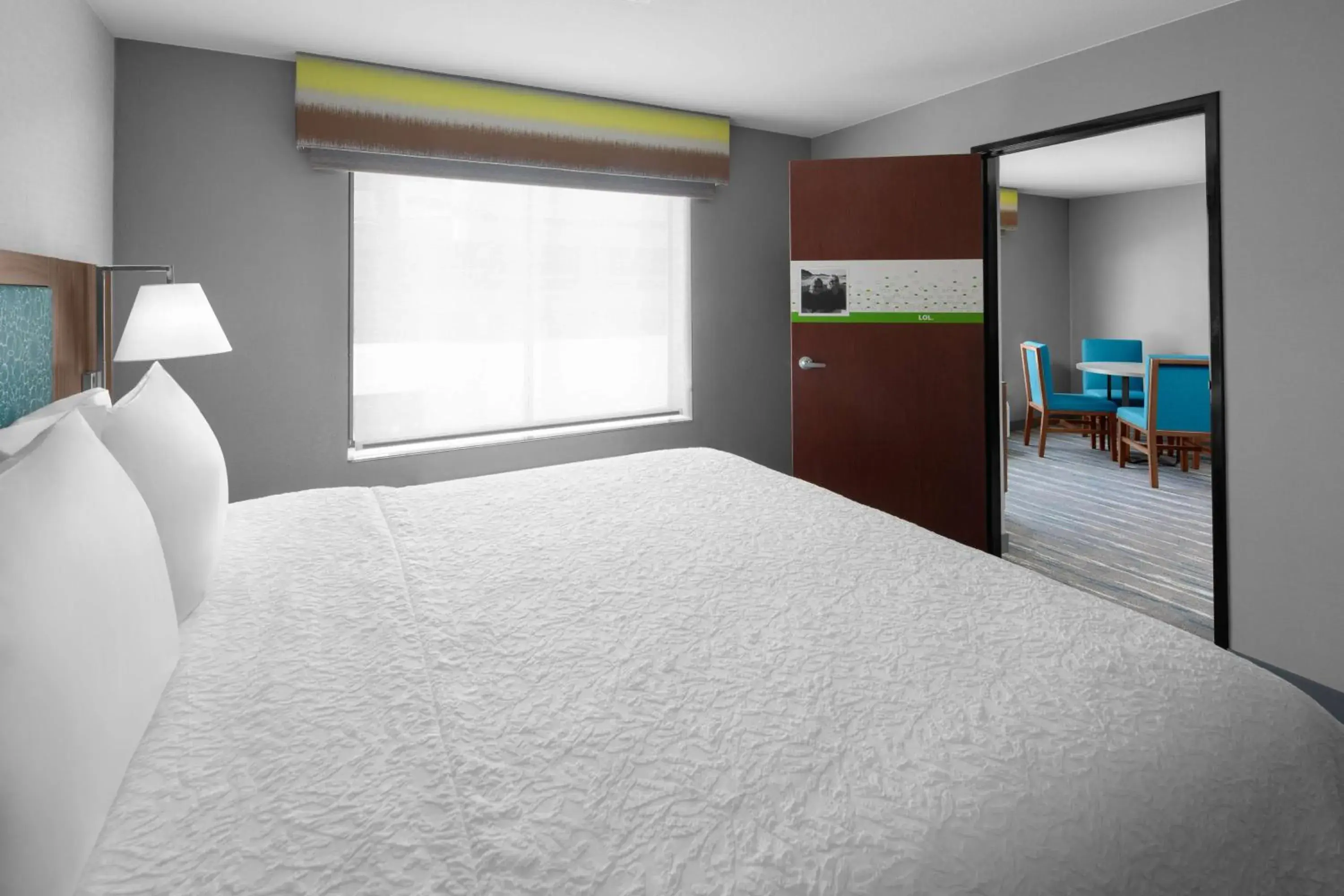 Bed in Hampton Inn Phoenix - Biltmore Bed in Hampton Inn Phoenix - Biltmore