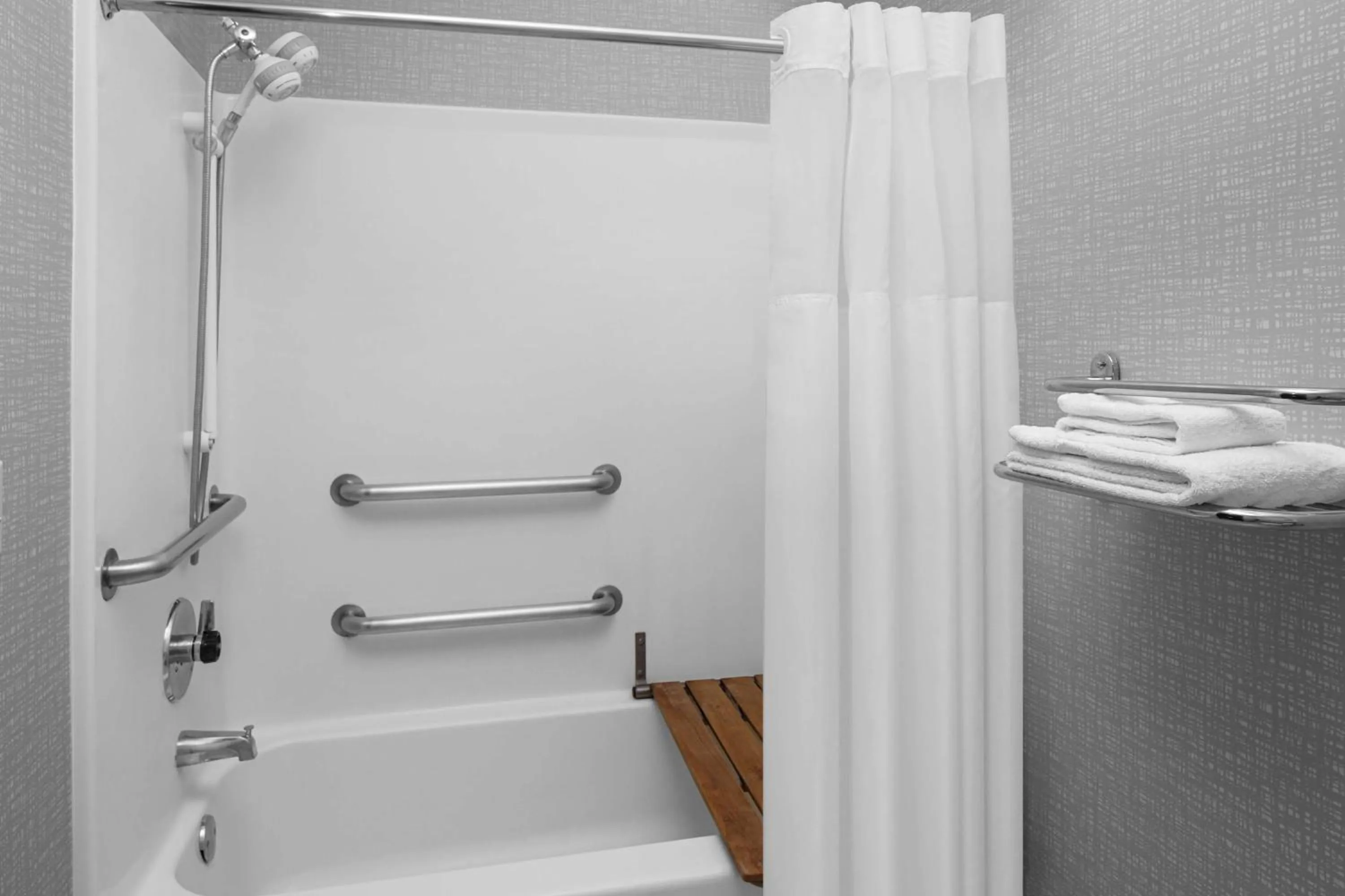 Bathroom in Hampton Inn Phoenix - Biltmore