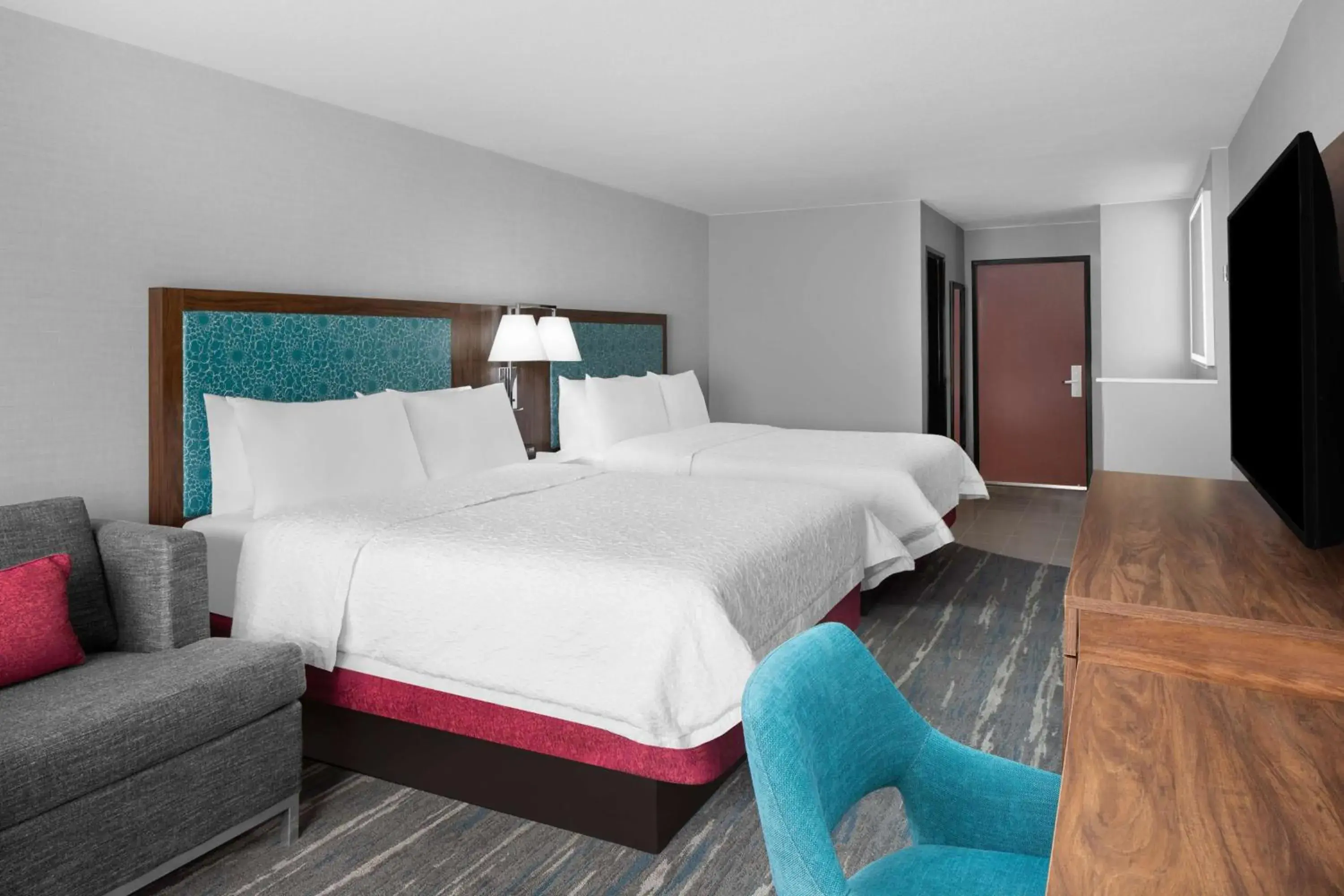 Queen Room with Two Queen Beds and Roll-In Shower - Mobility Access/Non-Smoking in Hampton Inn Phoenix - Biltmore Queen Room with Two Queen Beds and Roll-In Shower - Mobility Access/Non-Smoking in Hampton Inn Phoenix - Biltmore