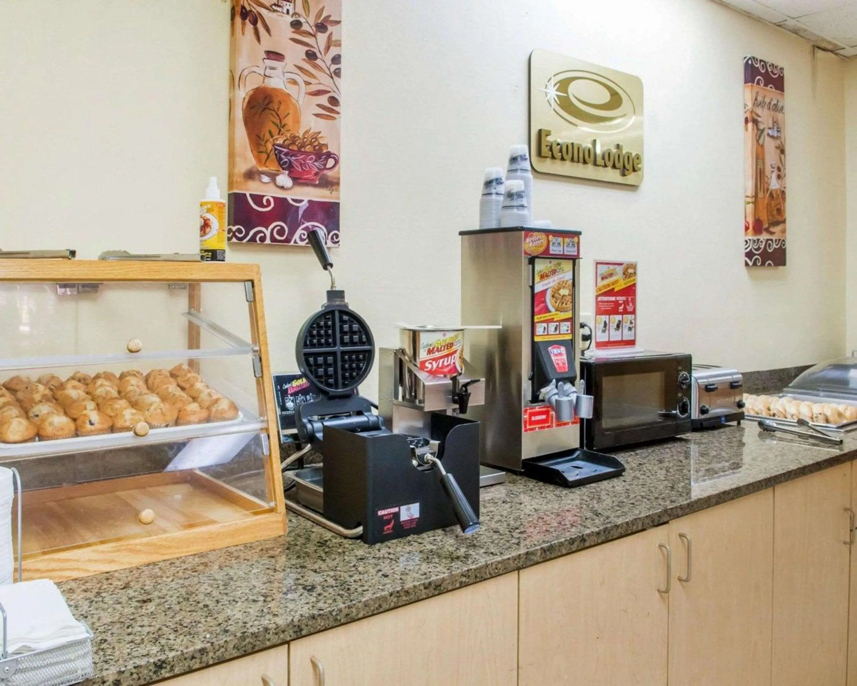 Breakfast in Econo Lodge Carlsbad Caverns Area