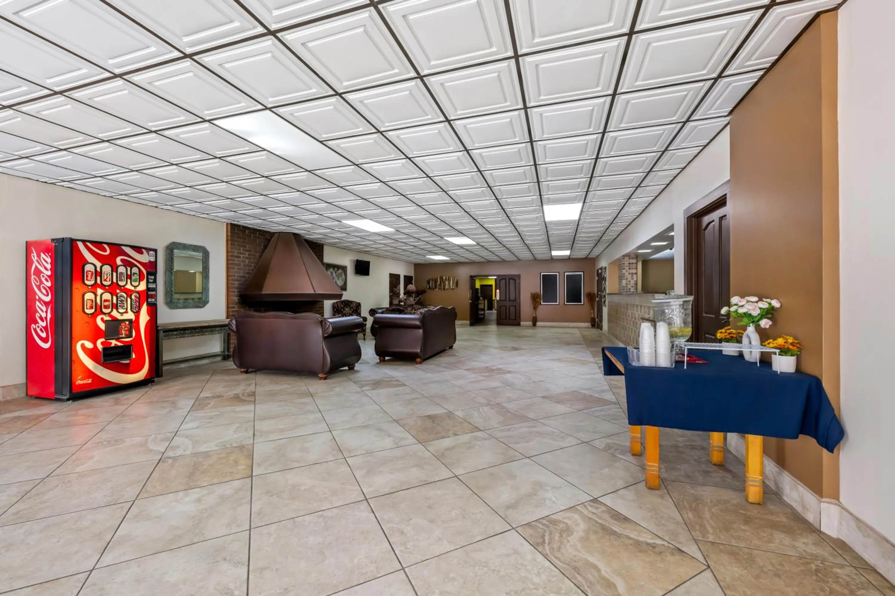 Seating area in Econo Lodge Carlsbad Caverns Area
