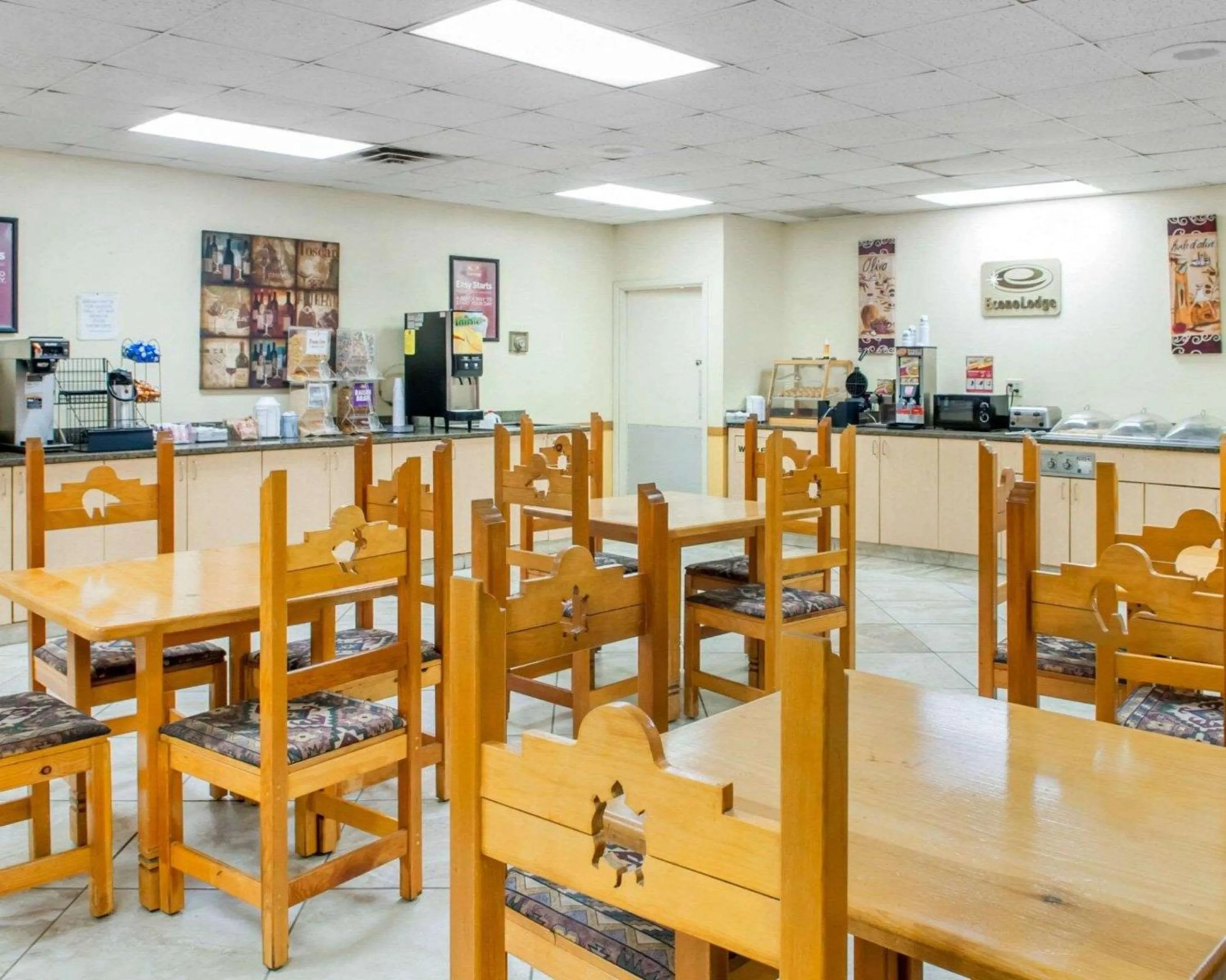 Breakfast in Econo Lodge Carlsbad Caverns Area