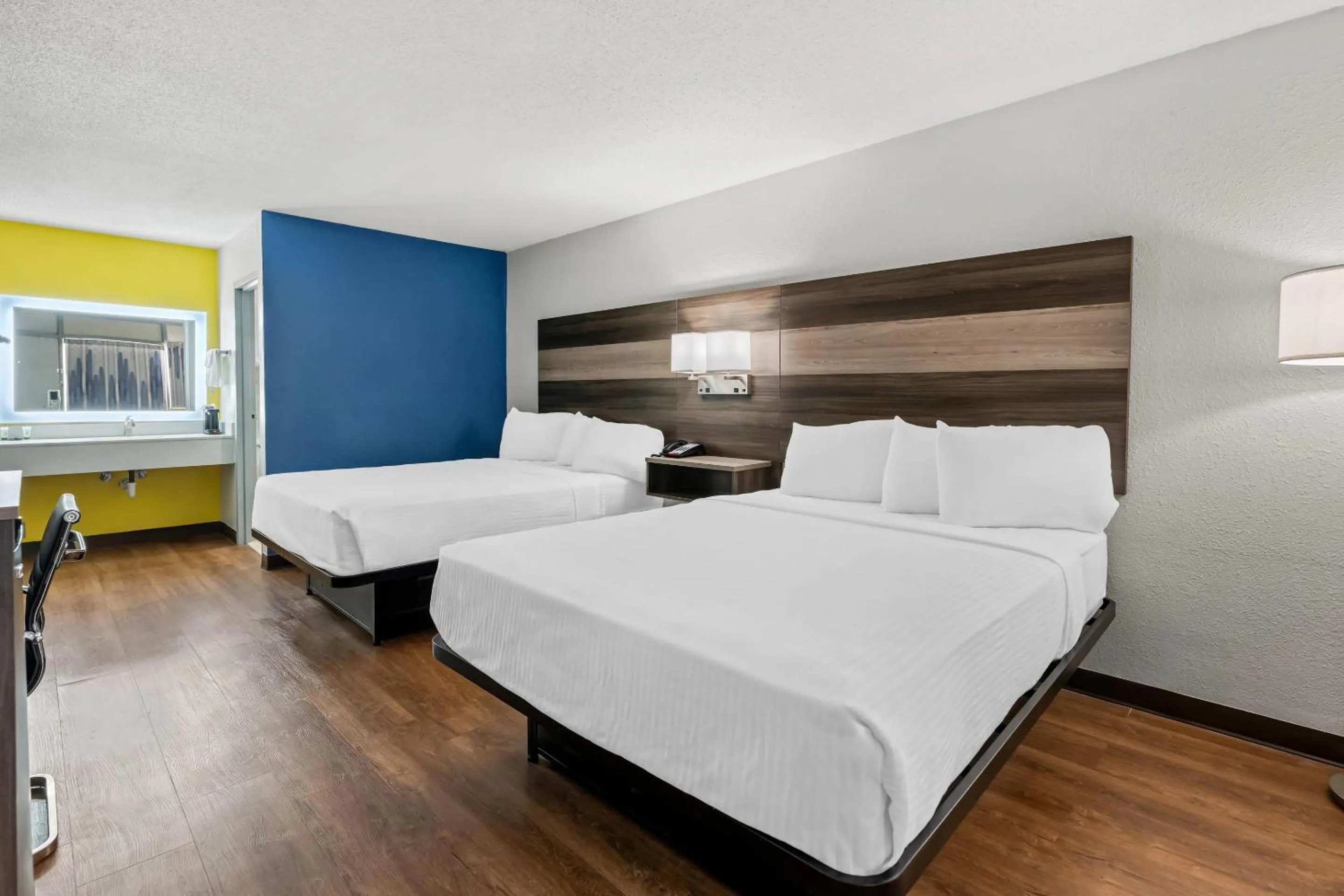 Bedroom, Bed in Econo Lodge Carlsbad Caverns Area