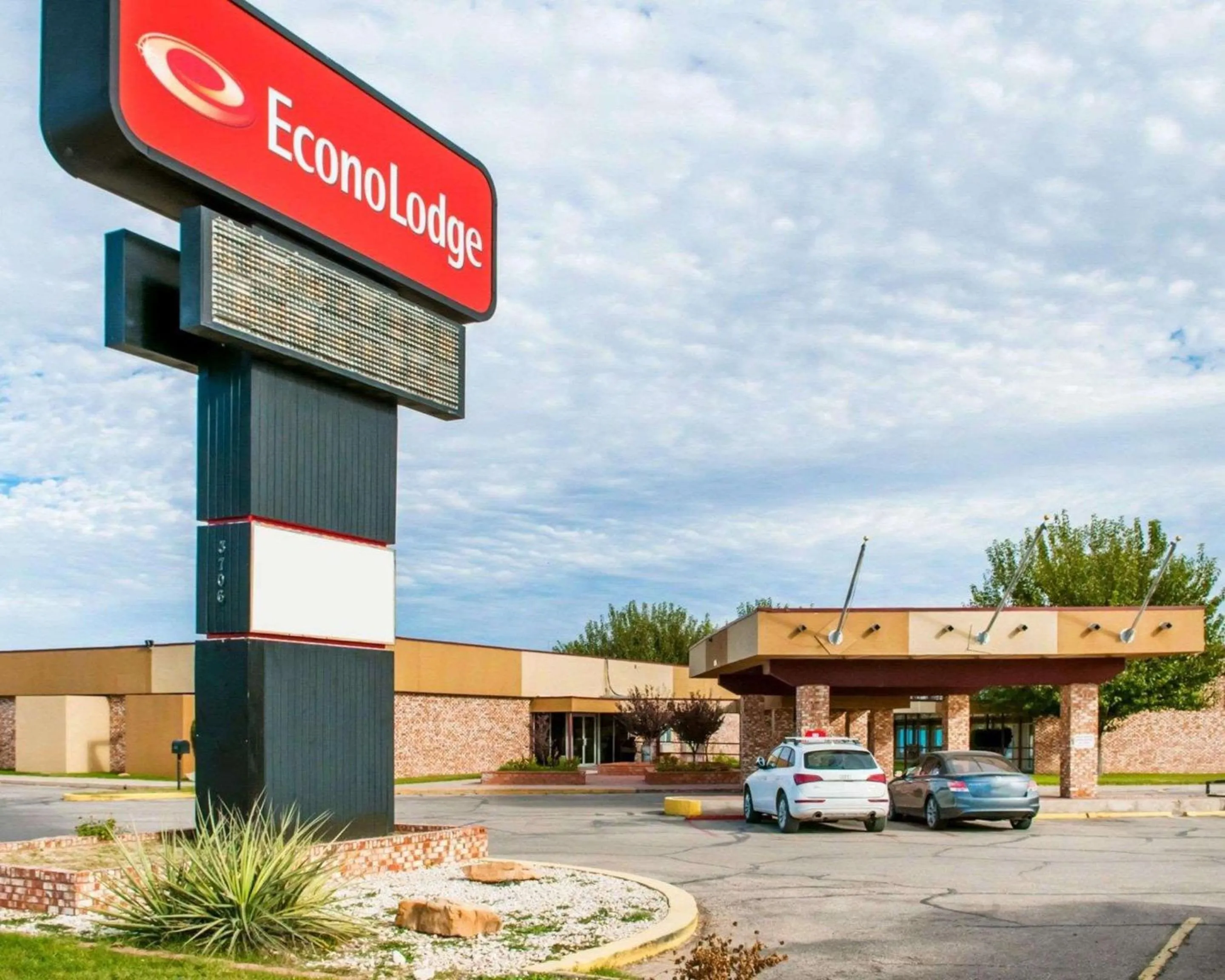 Property building in Econo Lodge Carlsbad Caverns Area