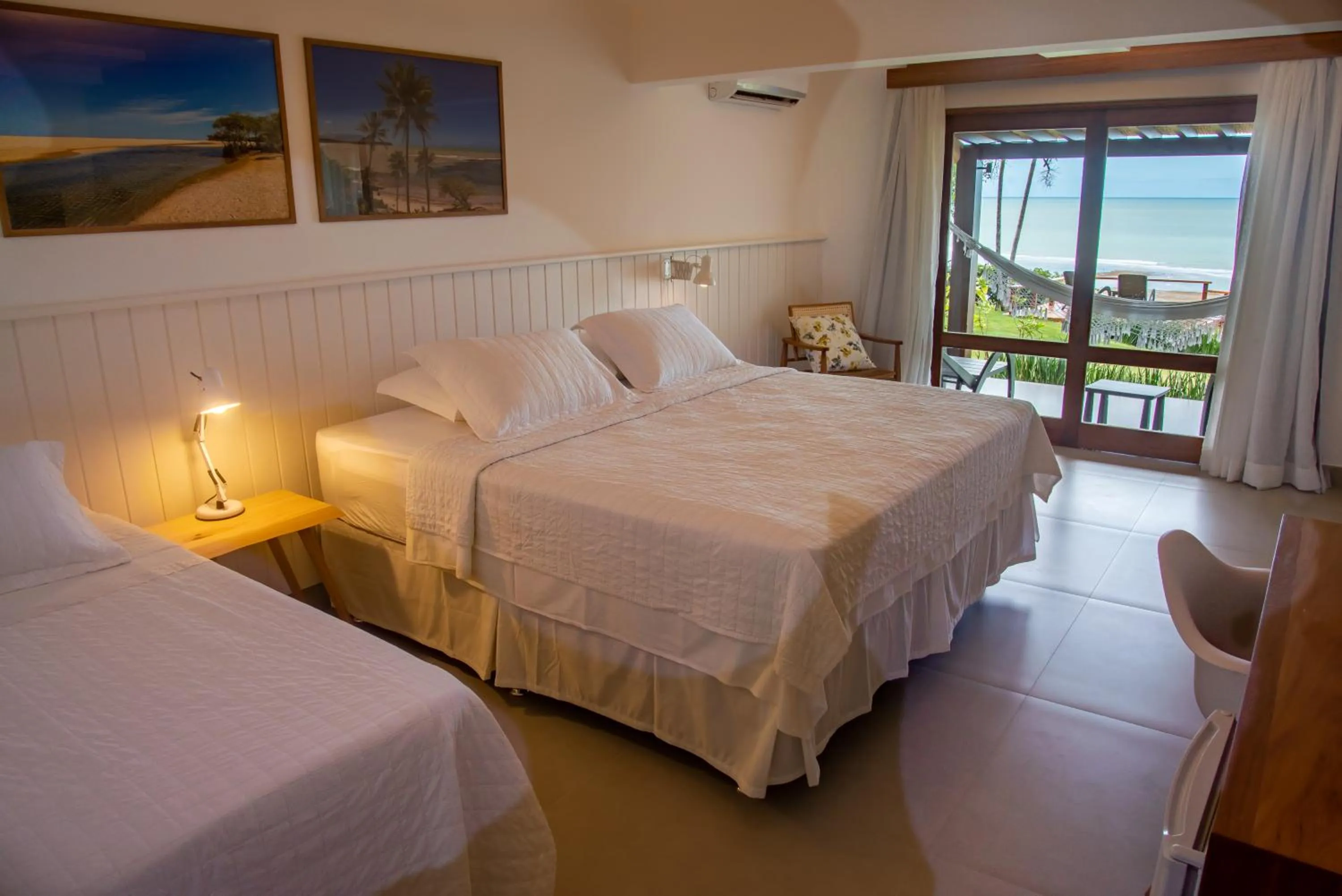 Balcony/Terrace, Bed in Hotel Paraiso do Morro