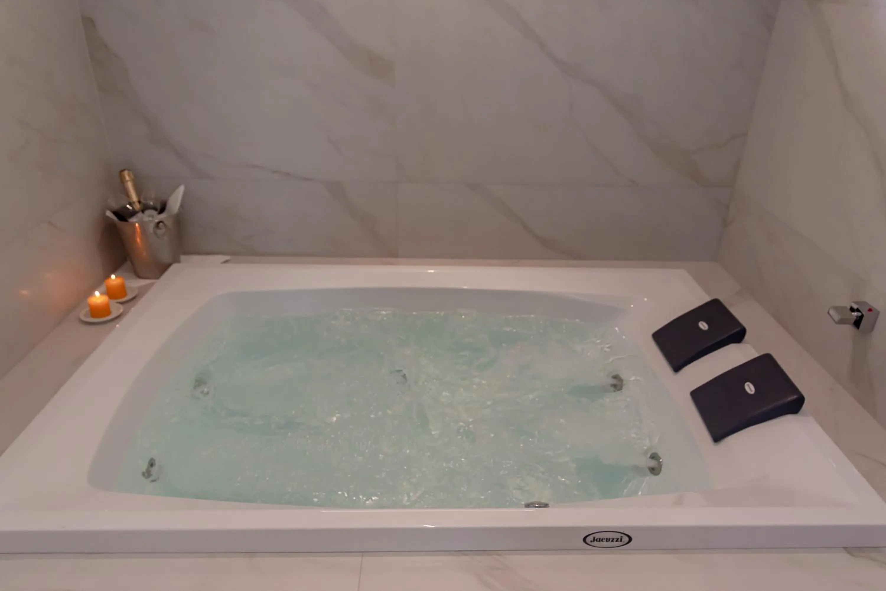 Hot Tub in Hotel Paraiso do Morro