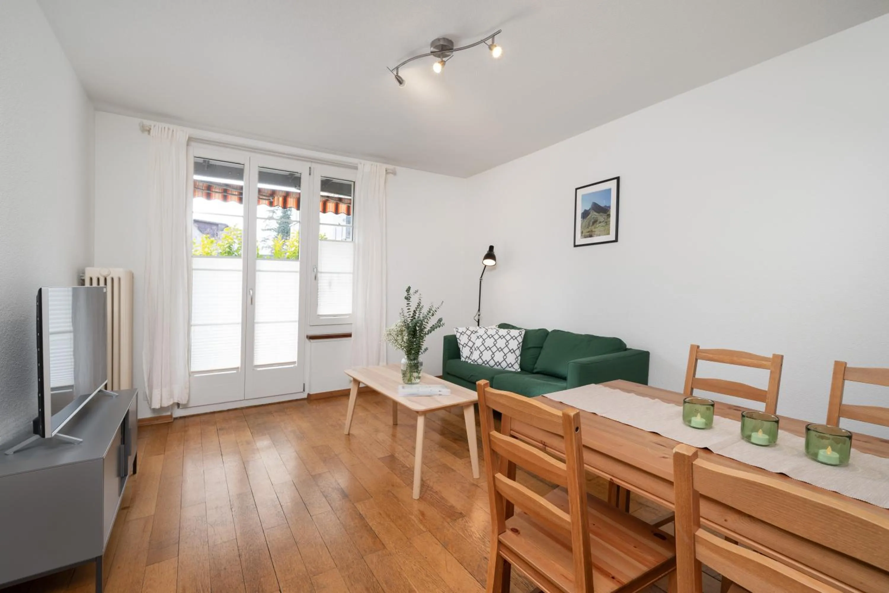 Living room in Interlaken Apartments