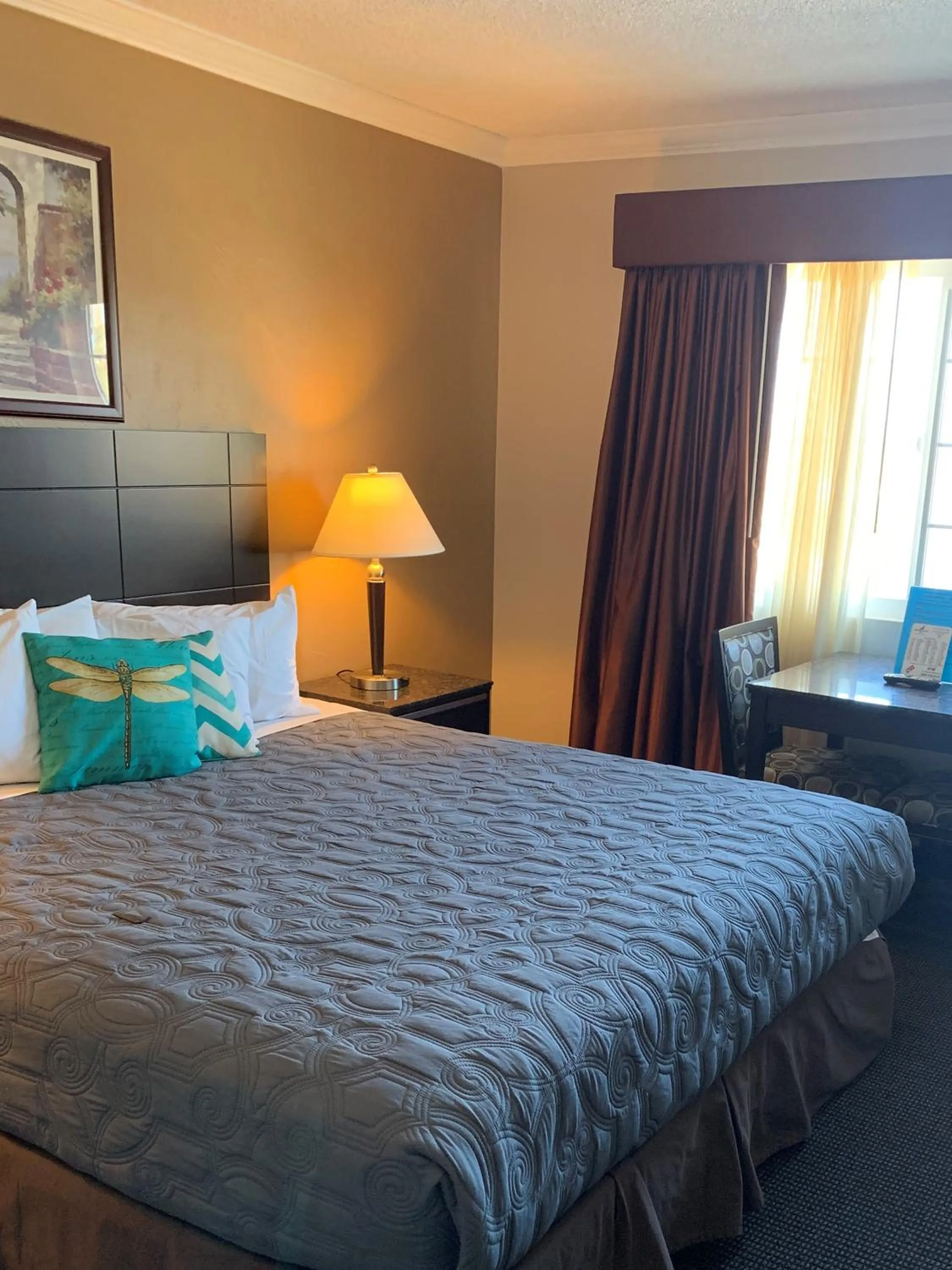 Bedroom, Bed in Morro Crest Inn