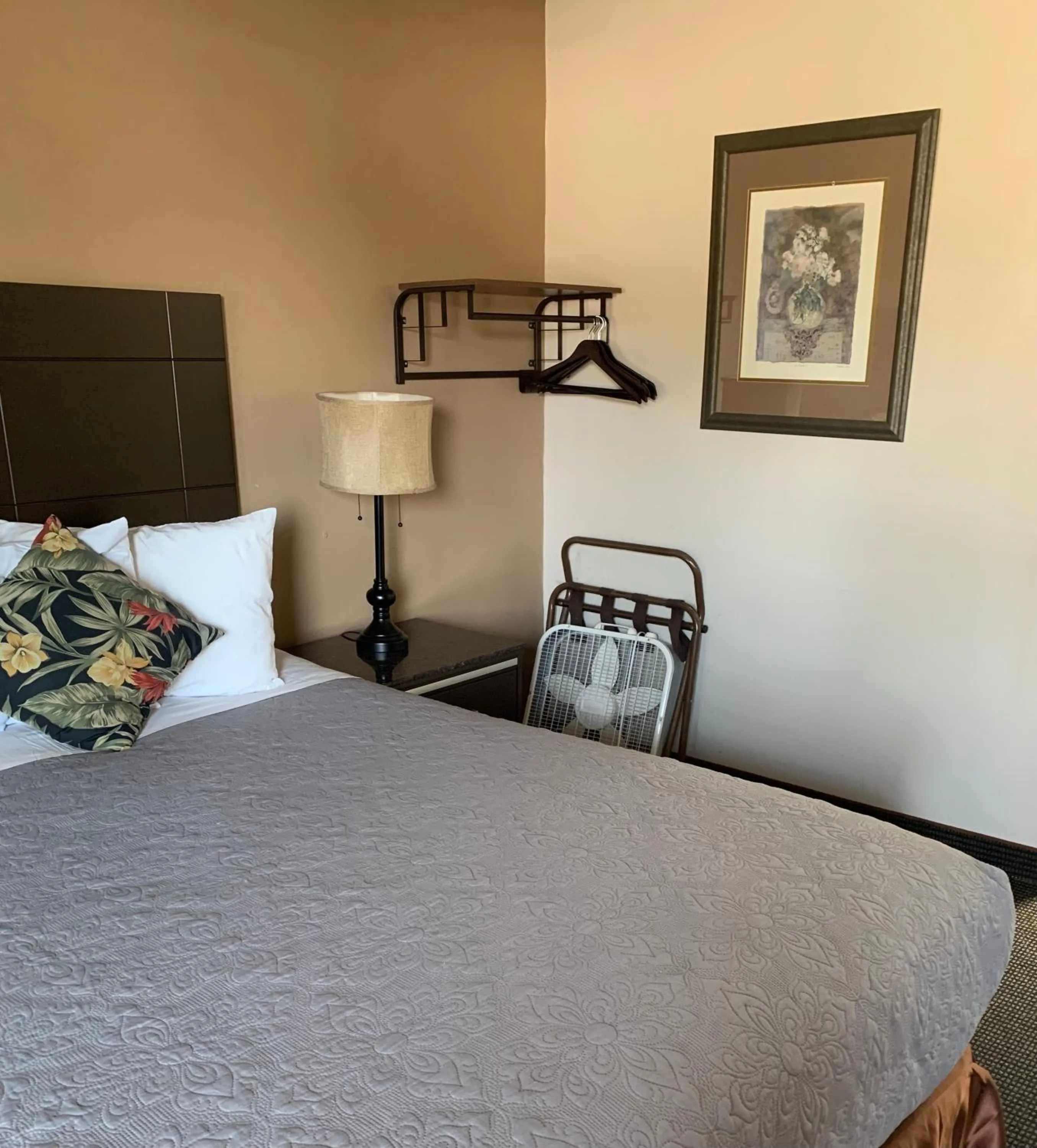 Bed in Morro Crest Inn