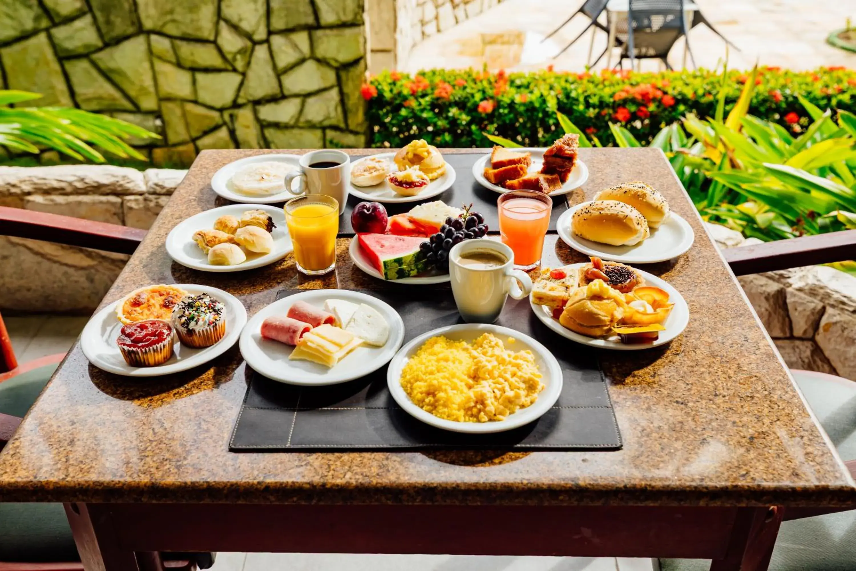 Breakfast in El Aram Beach & Convention Breakfast in El Aram Beach & Convention