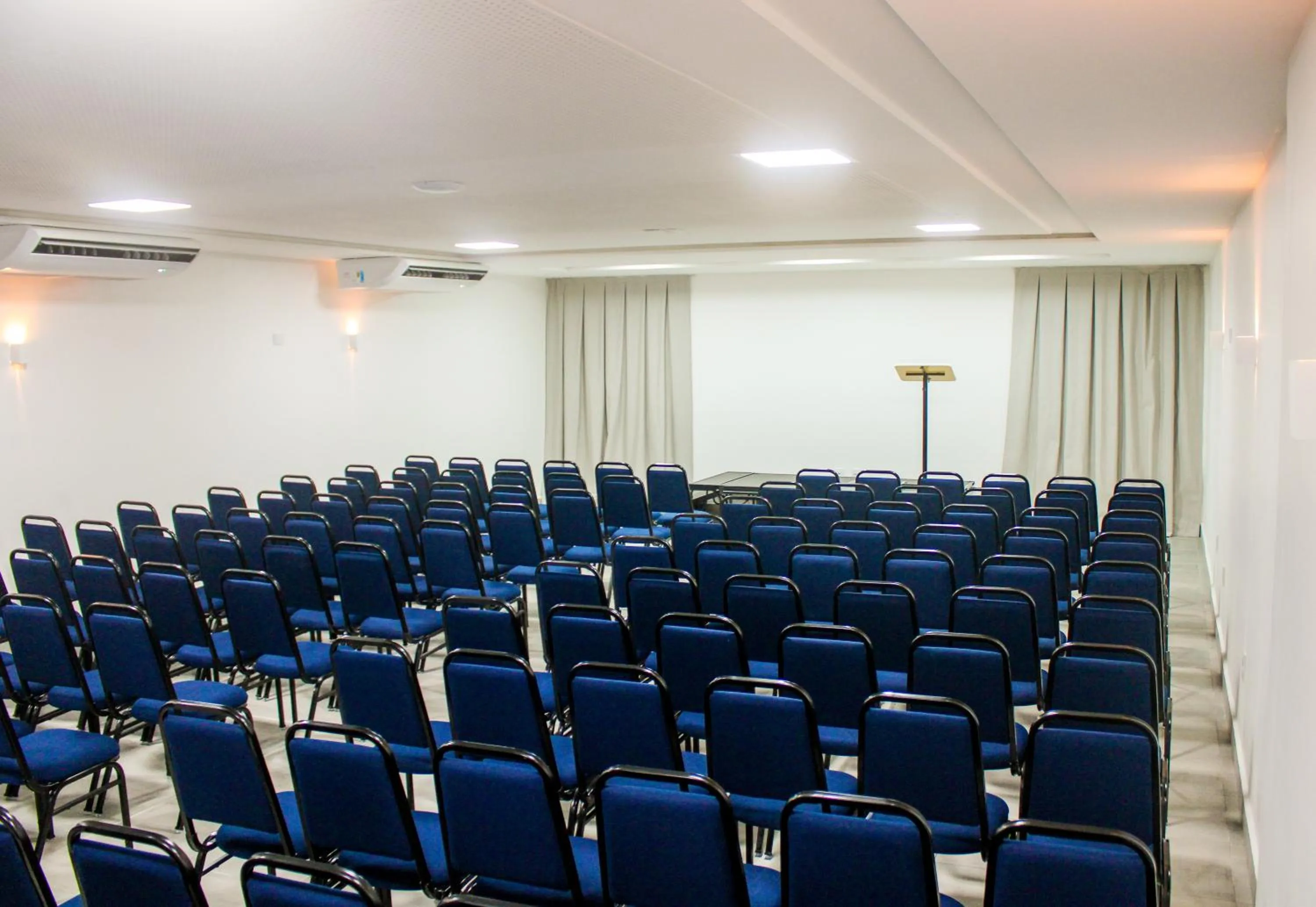 Business facilities in El Aram Beach & Convention
