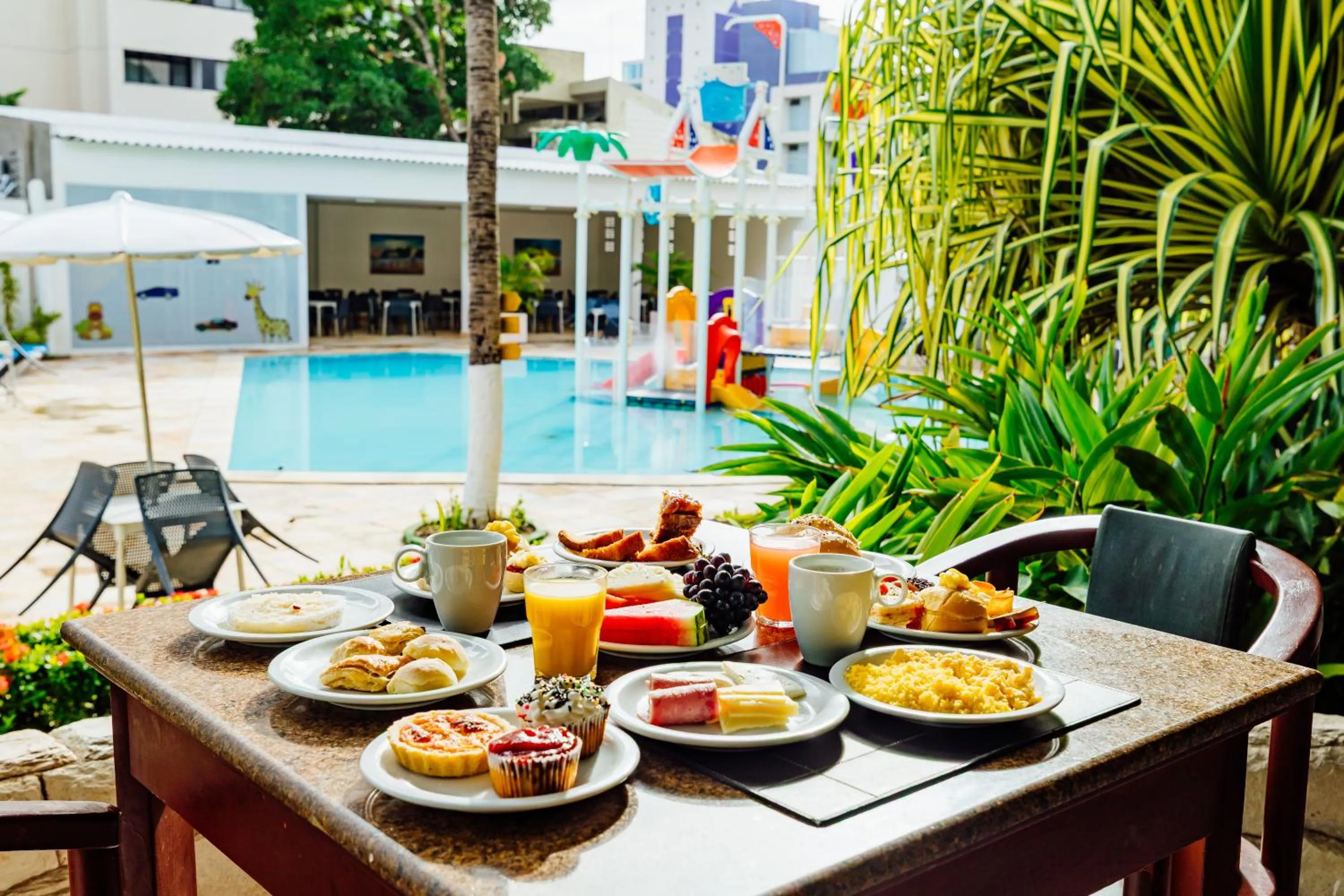 Breakfast in El Aram Beach & Convention