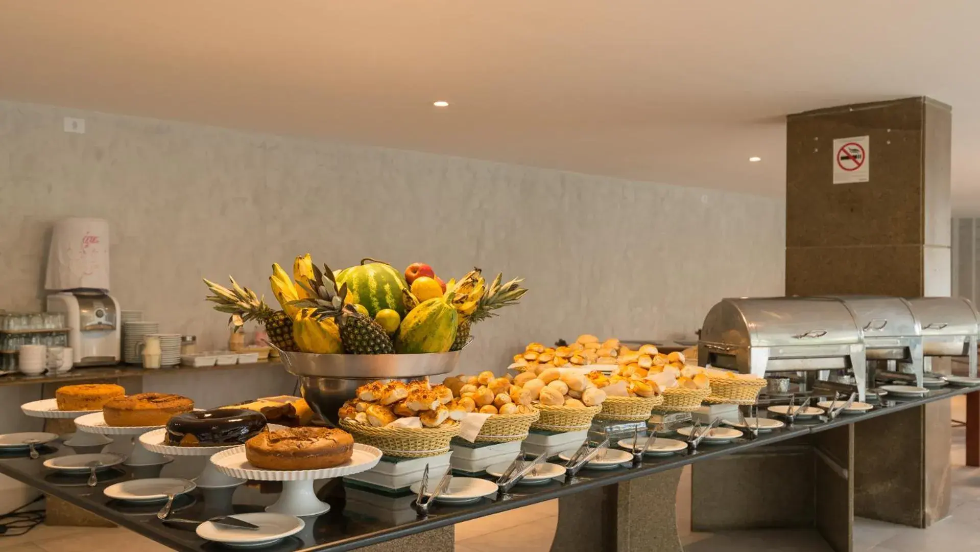 Breakfast in El Aram Beach & Convention Breakfast in El Aram Beach & Convention