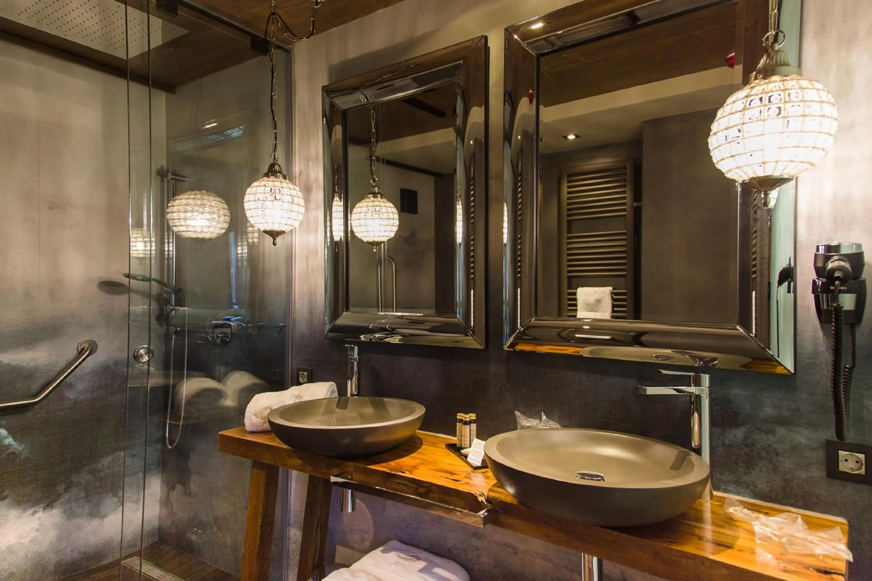 Bathroom in Alojamientos Ainsa Sanchez