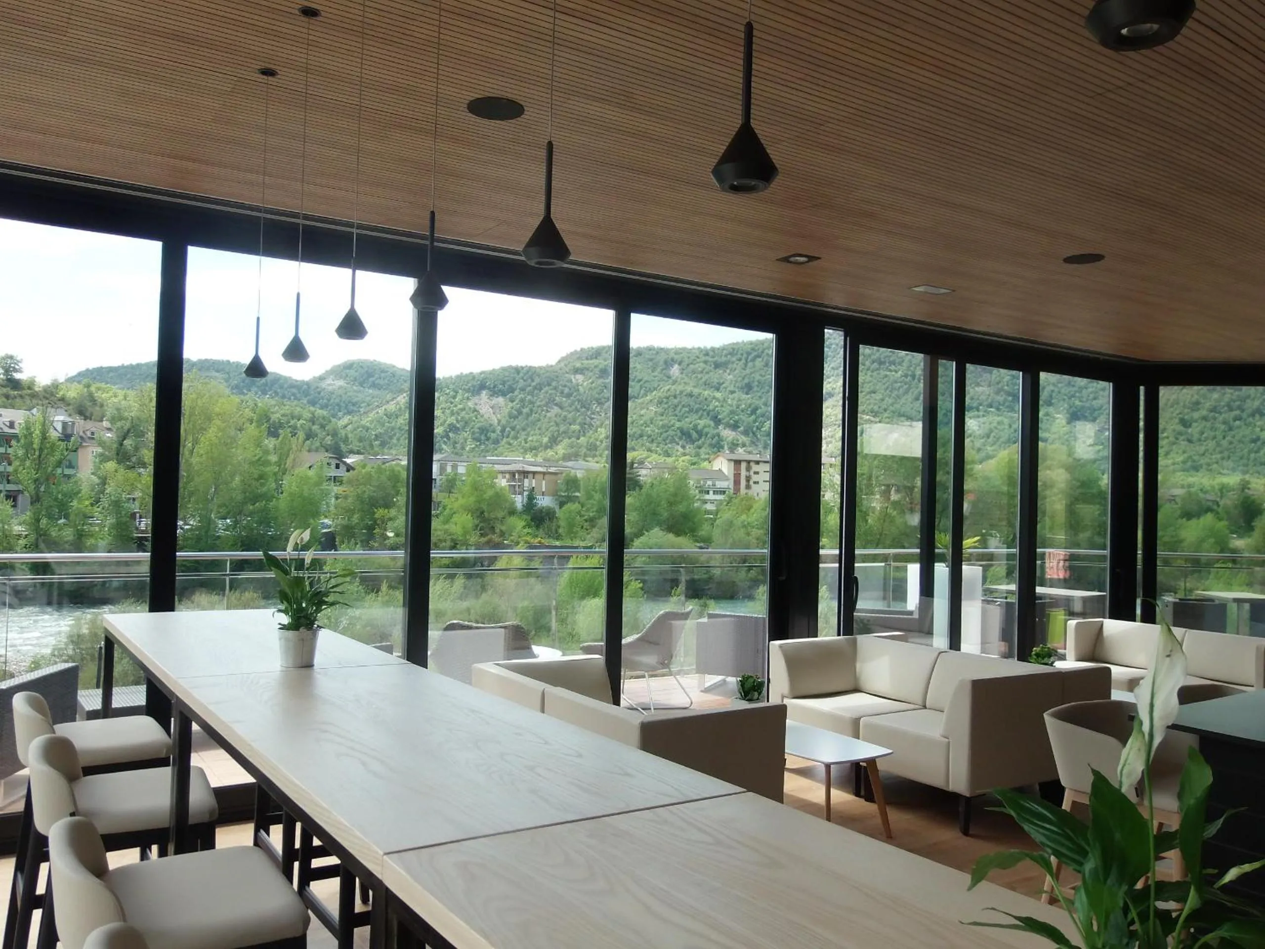 Communal lounge/ TV room in Alojamientos Ainsa Sanchez