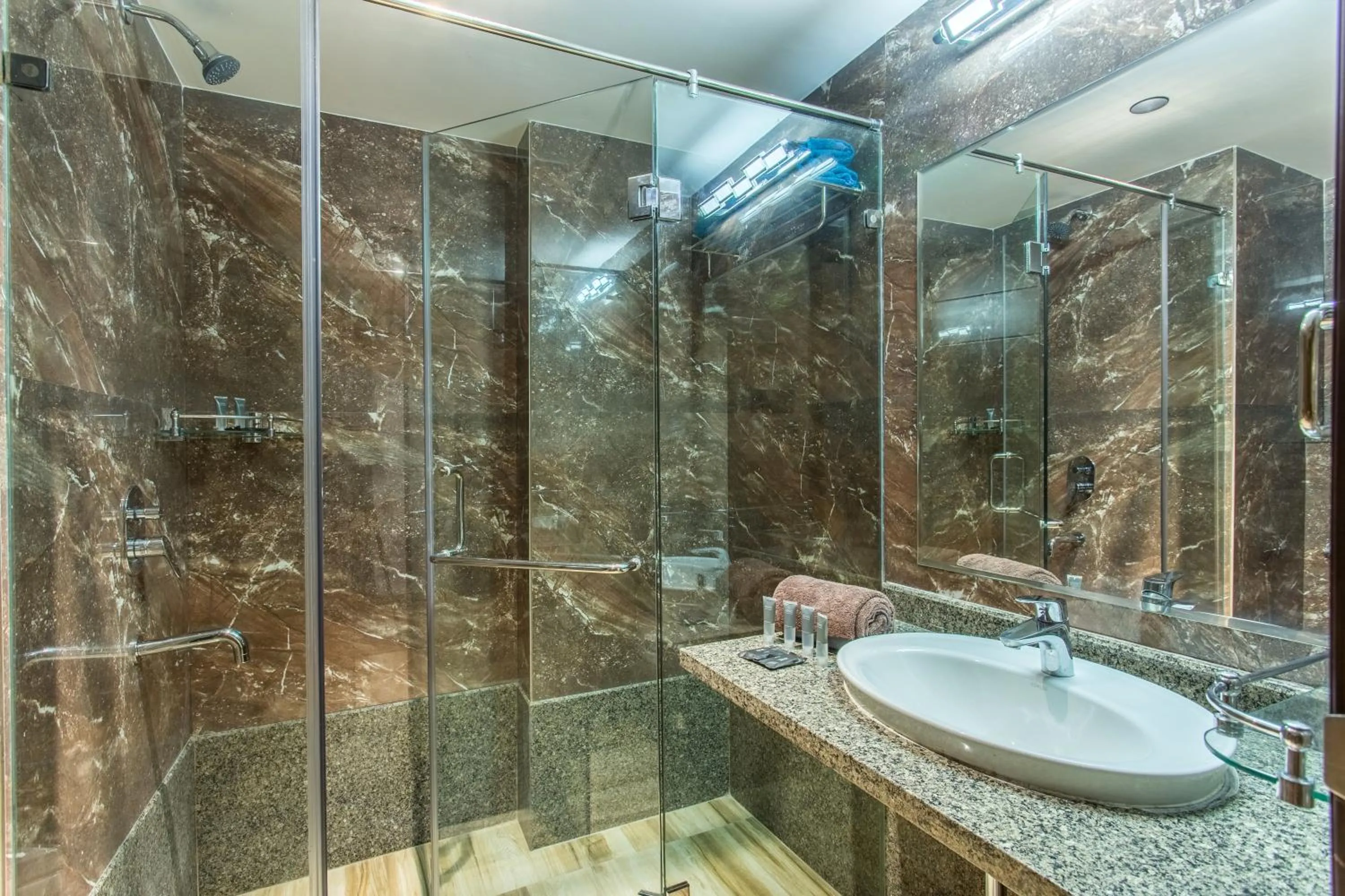 Bathroom in Hotel Abika Elite