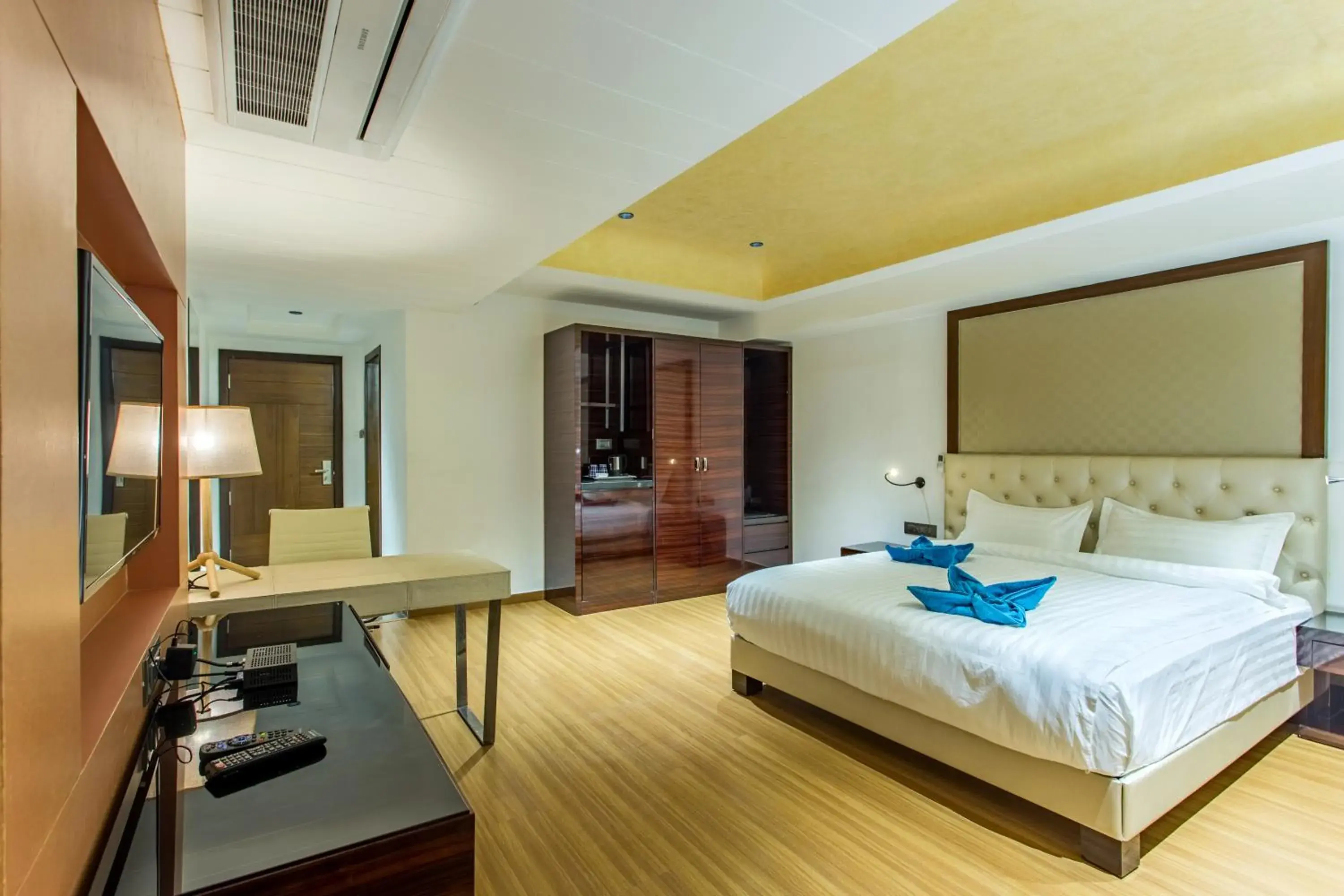 Bathroom, Bed in Hotel Abika Elite Bathroom, Bed in Hotel Abika Elite