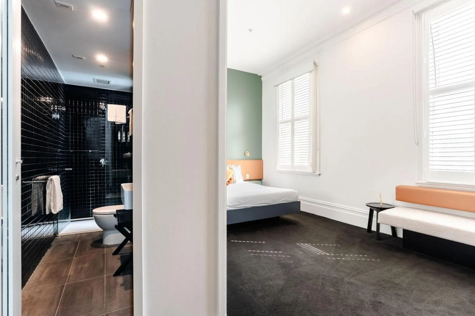 Bed in Middle Park Hotel