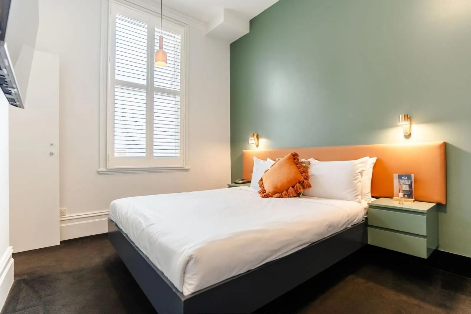 Bed in Middle Park Hotel