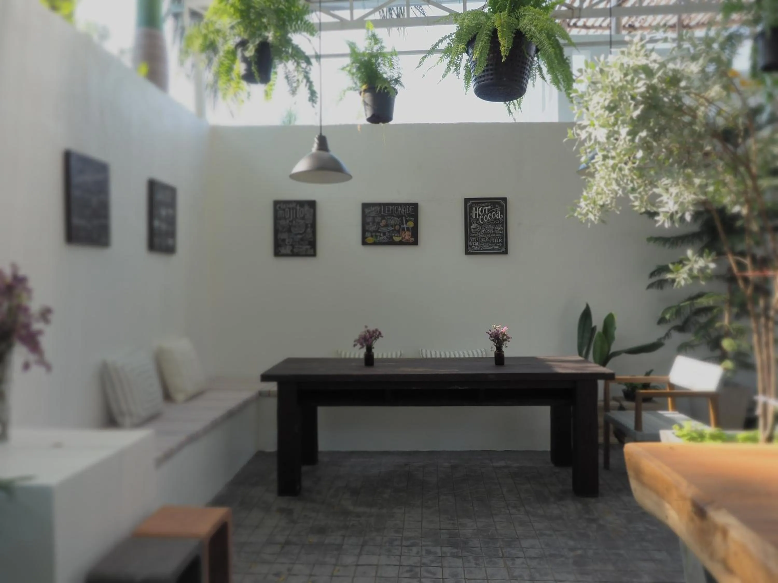 Restaurant/places to eat in Costa Village Pool Villa