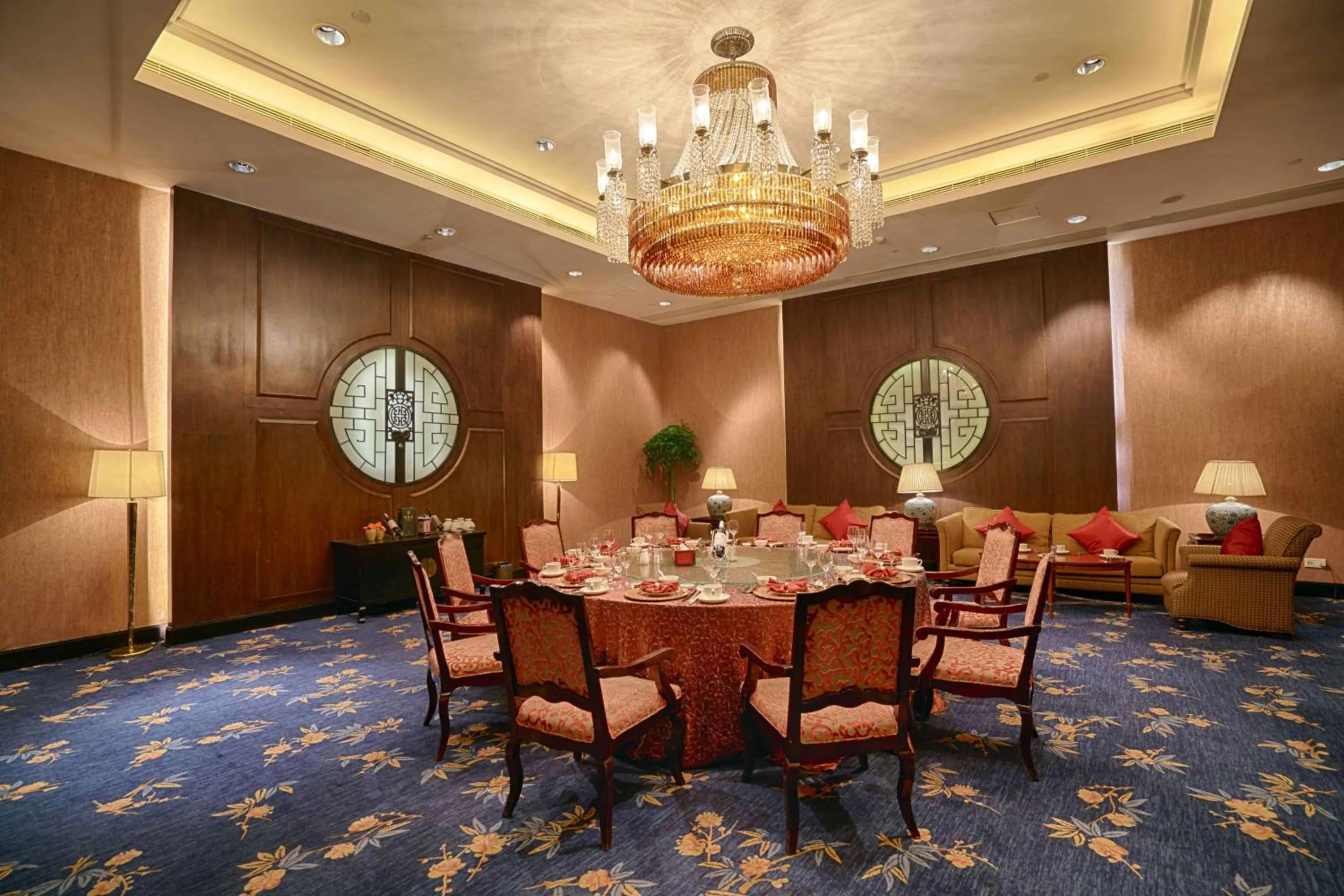 Restaurant/places to eat in Shangri-La Huhhot