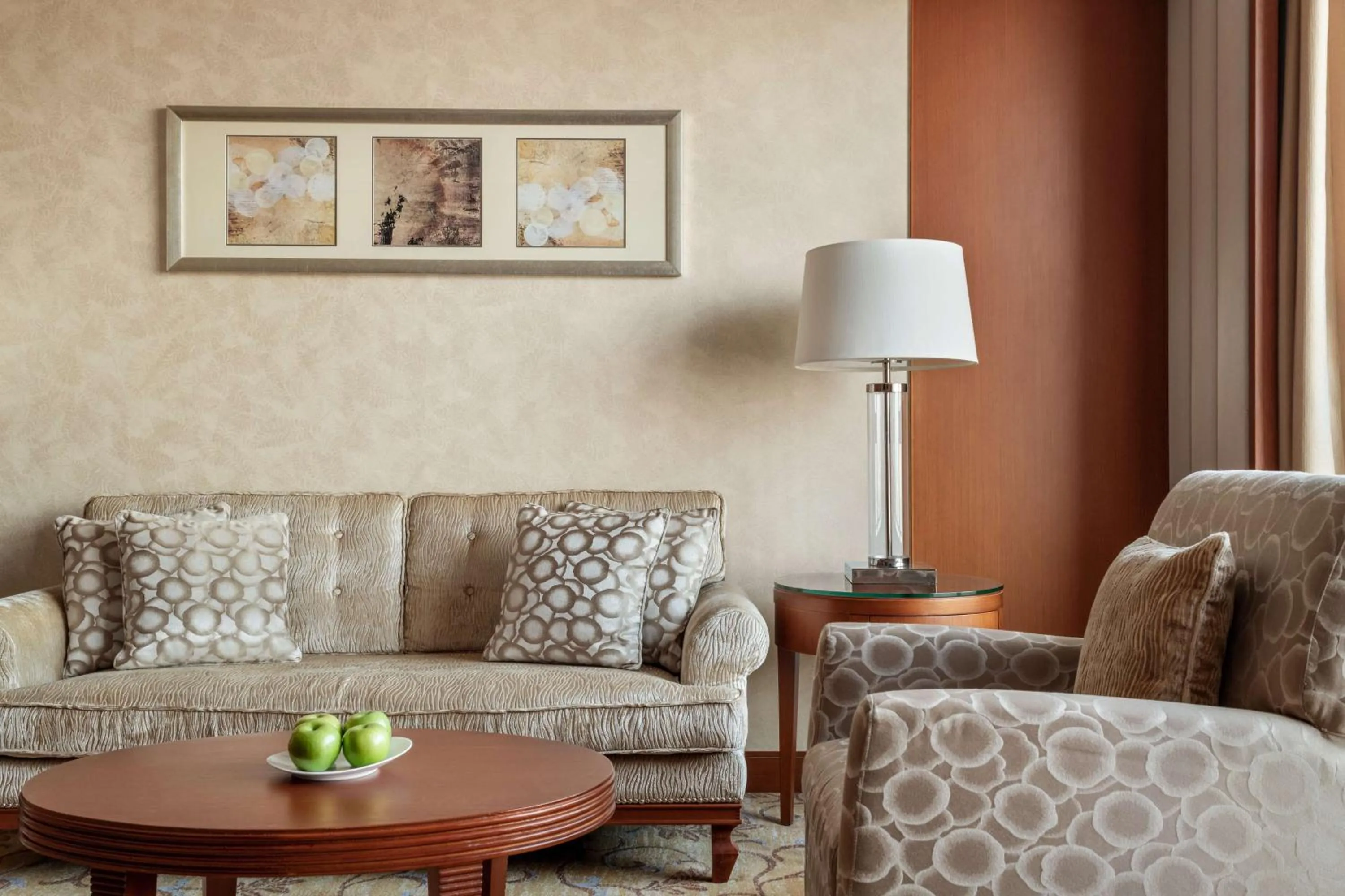 Photo of the whole room in Shangri-La Huhhot