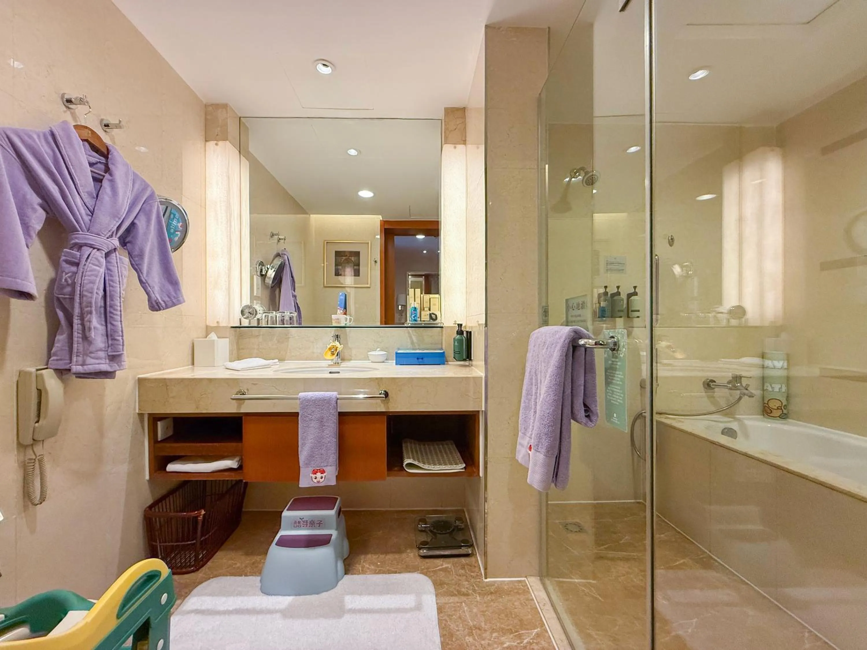 Bathroom in Shangri-La Huhhot